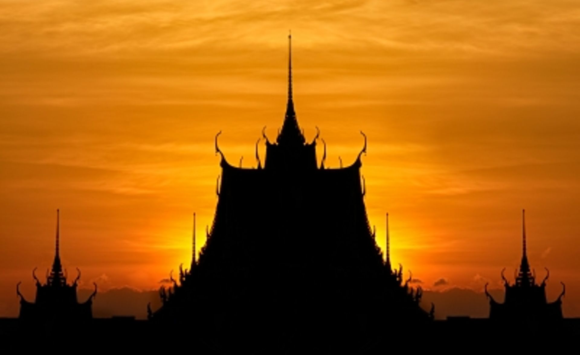 Thai bourse joins govt roadshow in Oct