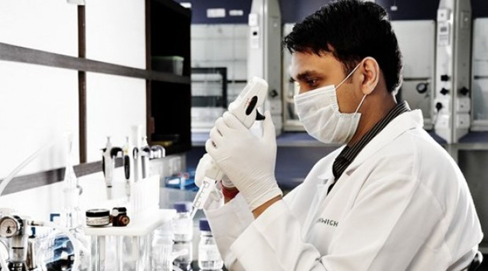 CVC, Temasek team up to buy $2b generic drugs firm Alvogen