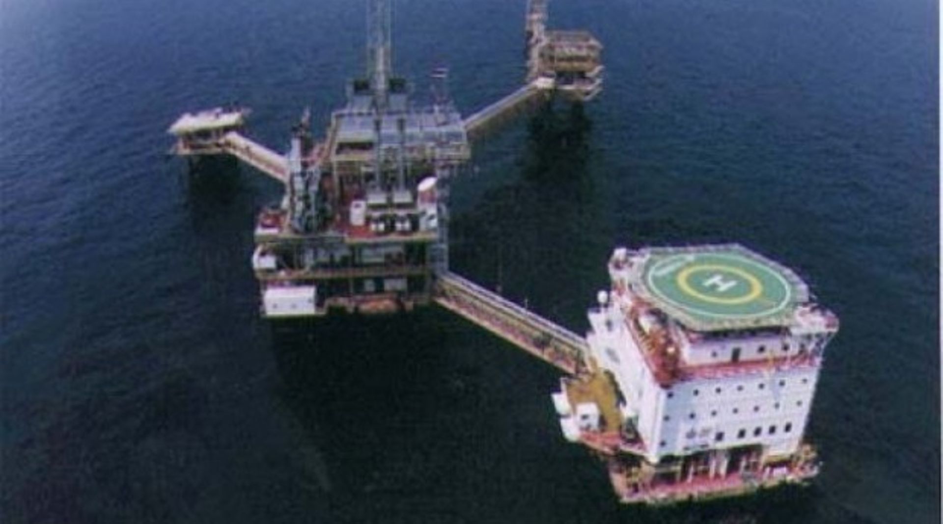 Thailand's PTT asks govt to acquire stake in petroleum fields