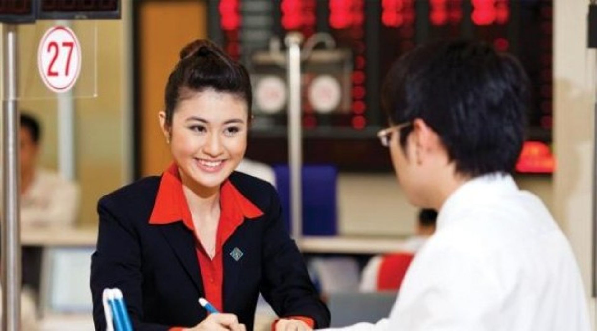 Sacombank, Southern Bank deal marks Vietnam's third bank merger for 2015