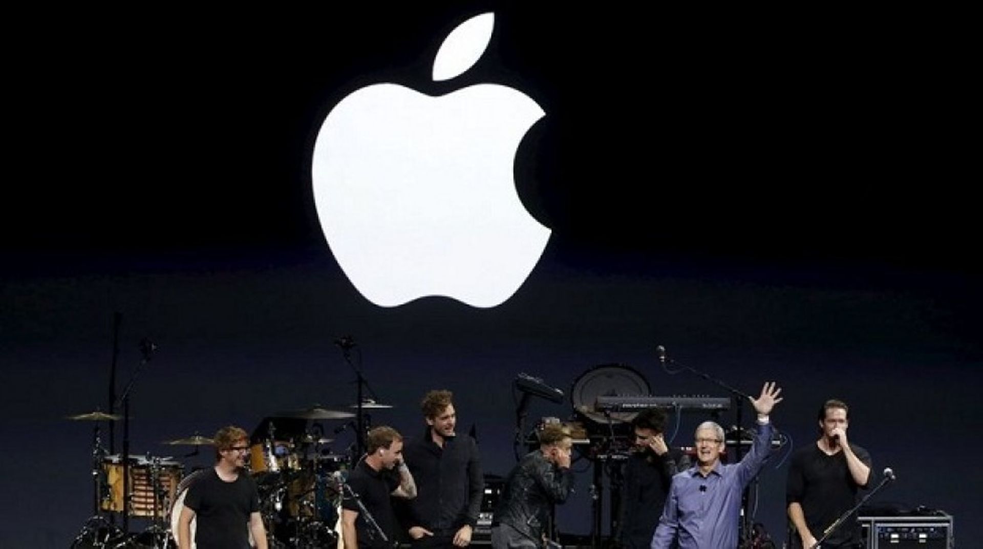 Indonesia Dealbook : Apple to set up R&D centre; Telkomsel teams up with Verifone, Finnet for TCashTap