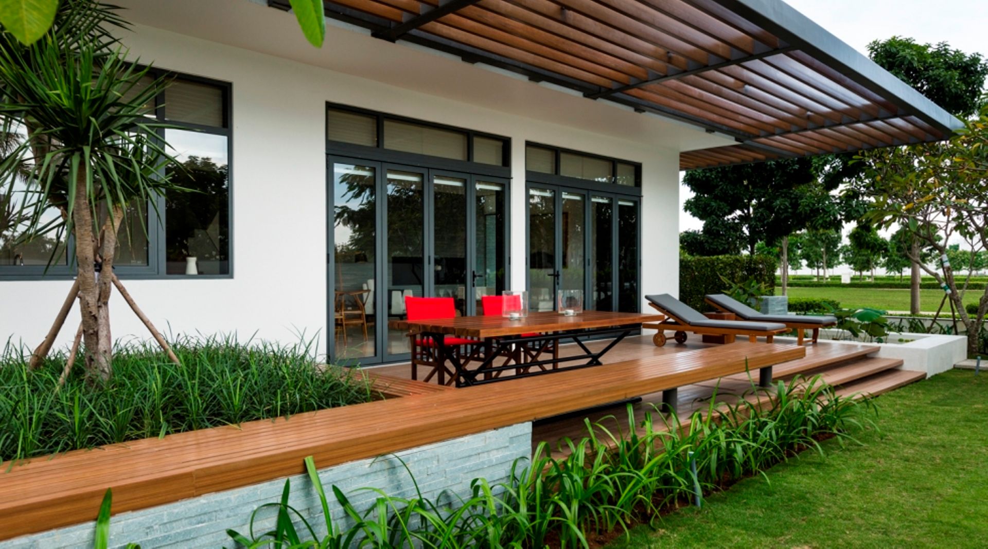 M&As, consolidation in retail play steering Vietnamese realty to recovery path: VinaCapital