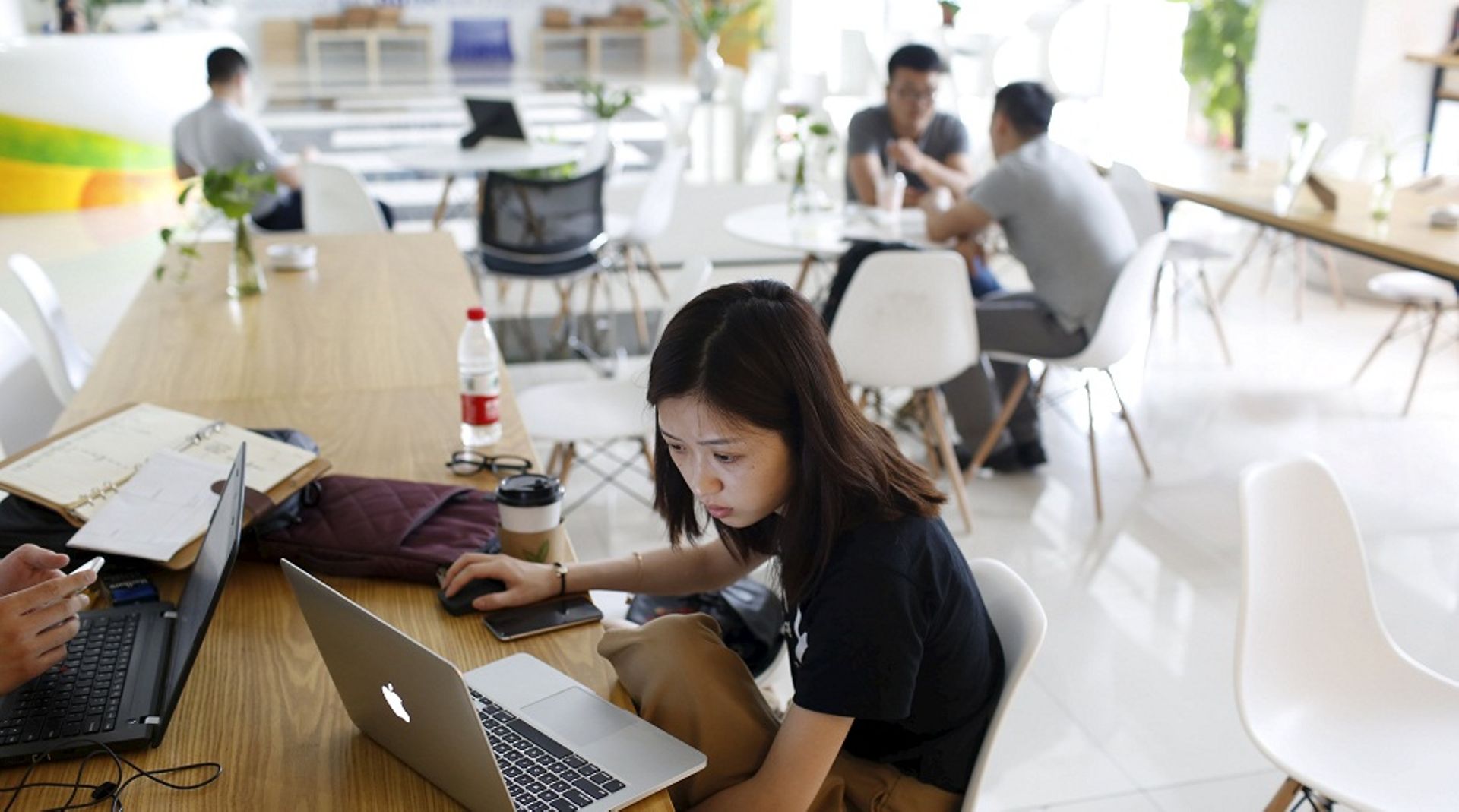 Beijing promotes low-paid college grads to startup CEOs