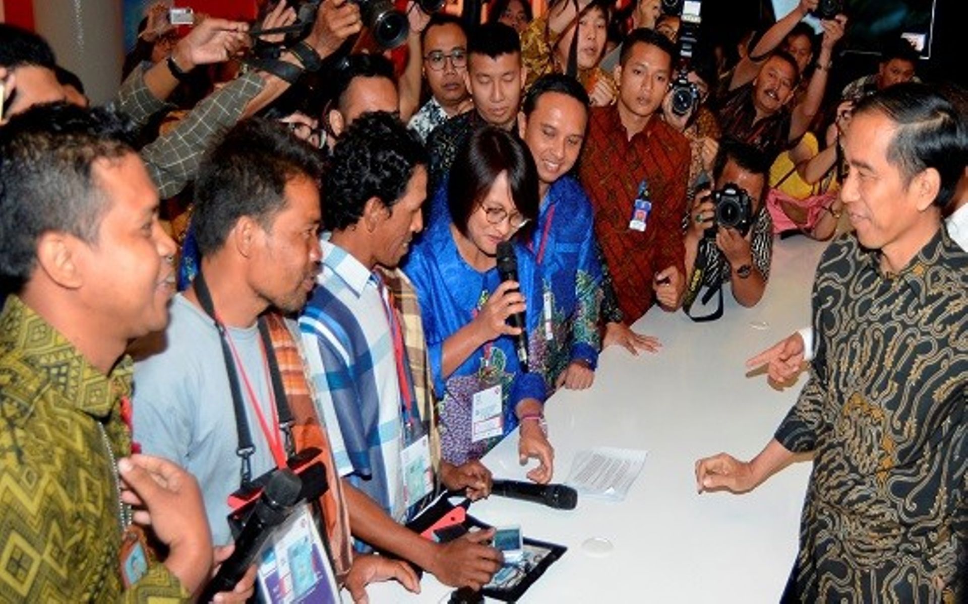 Indonesia XL Axiata to prepay, convert debt to avoid currency volatility