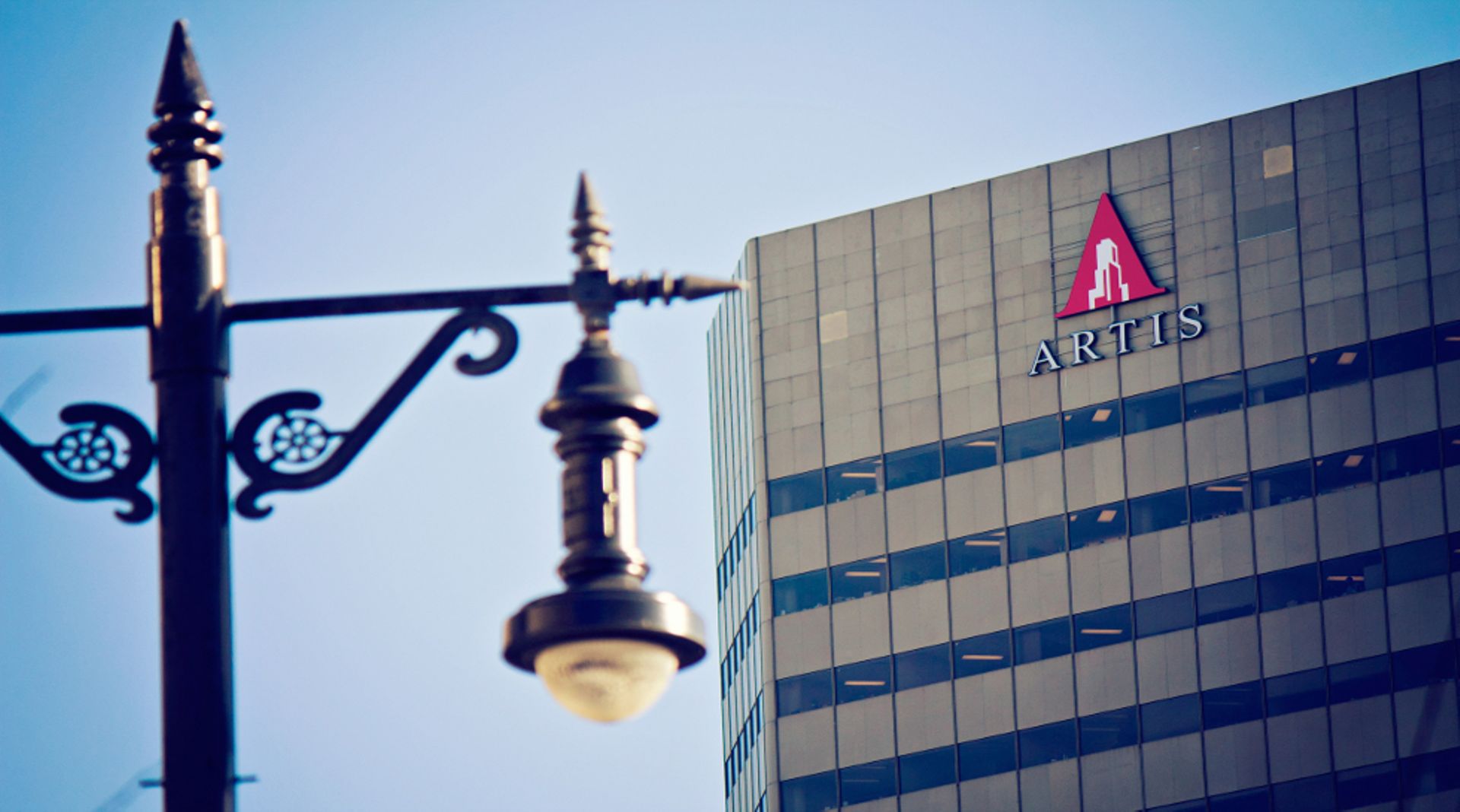 SG Realty Dealbook: Perennial launches retail bonds;DBS Vickers recommends REITs as capital shelter