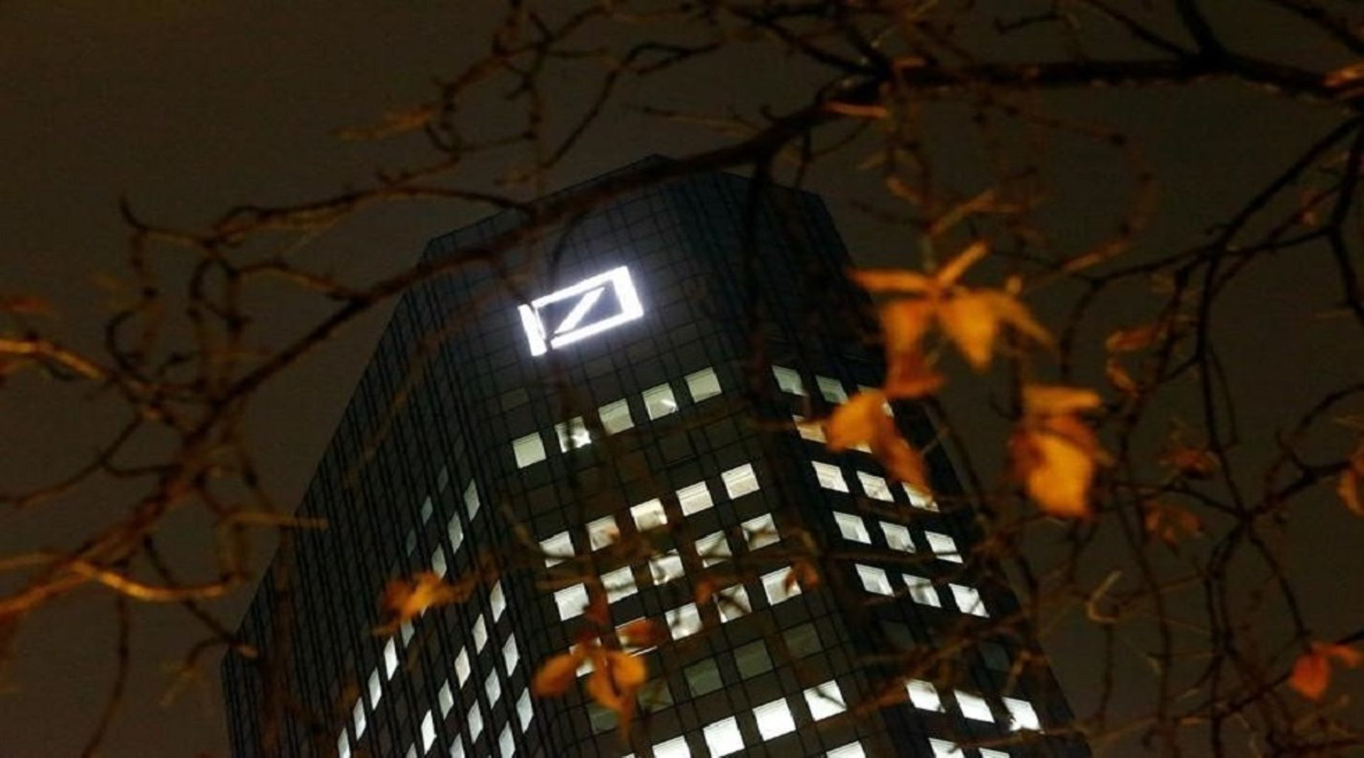 Deutsche Bank considering $8.5b capital raise