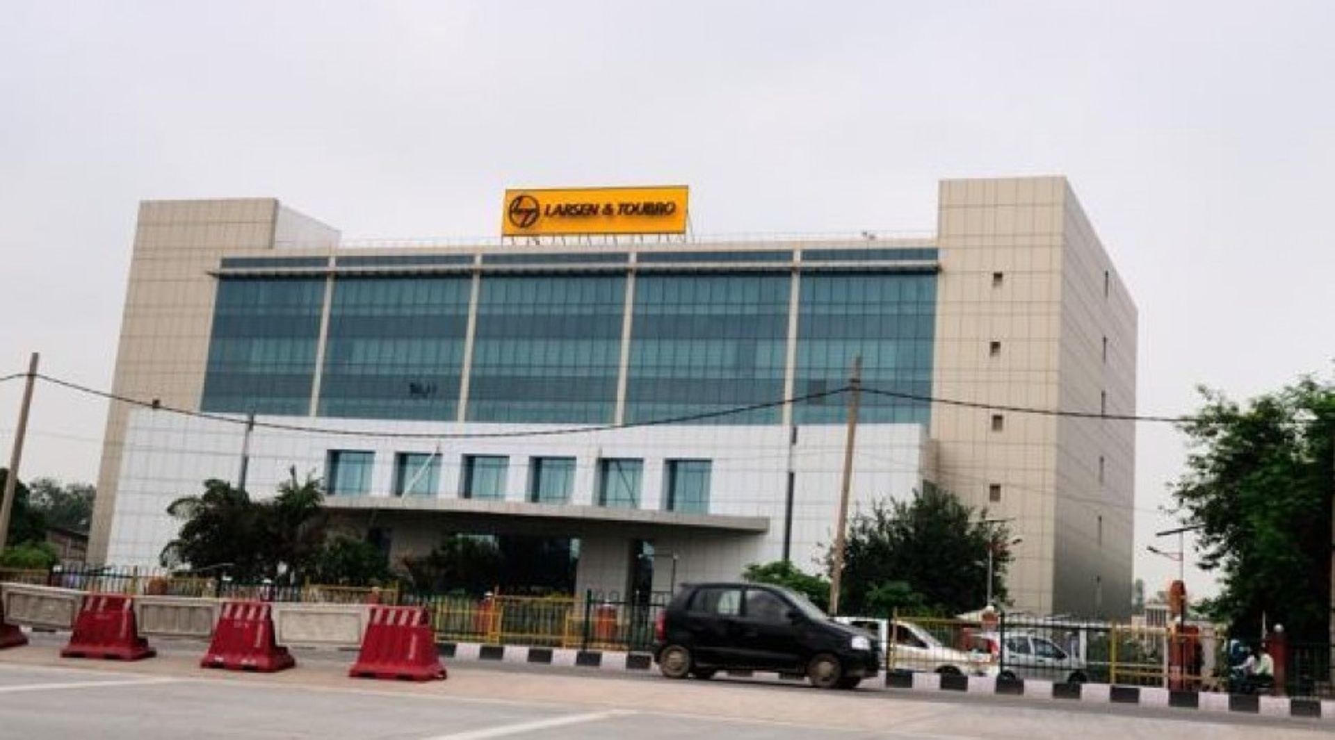 India: L&T in talks with CCD founder to acquire stake in Mindtree