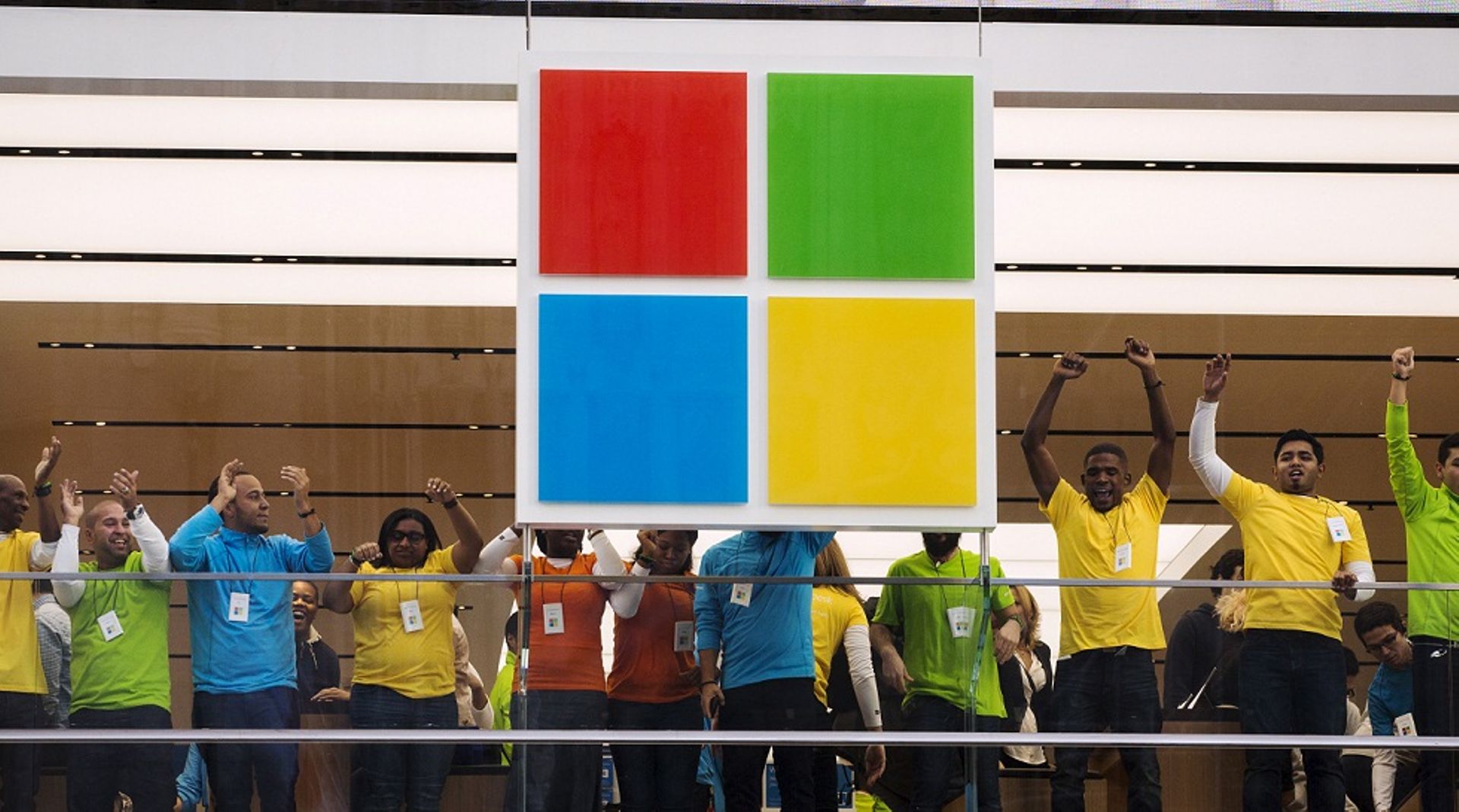 Microsoft to warn email users of suspected hacking by governments