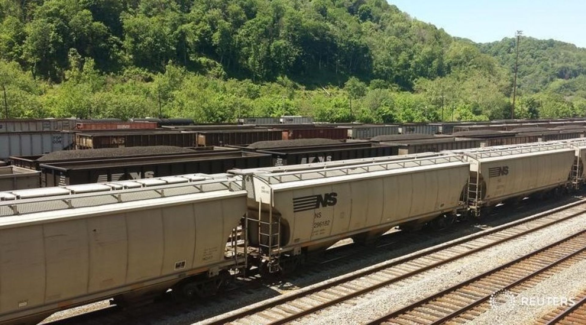 CP Rail mulls potential buyback after abandoning Norfolk bid