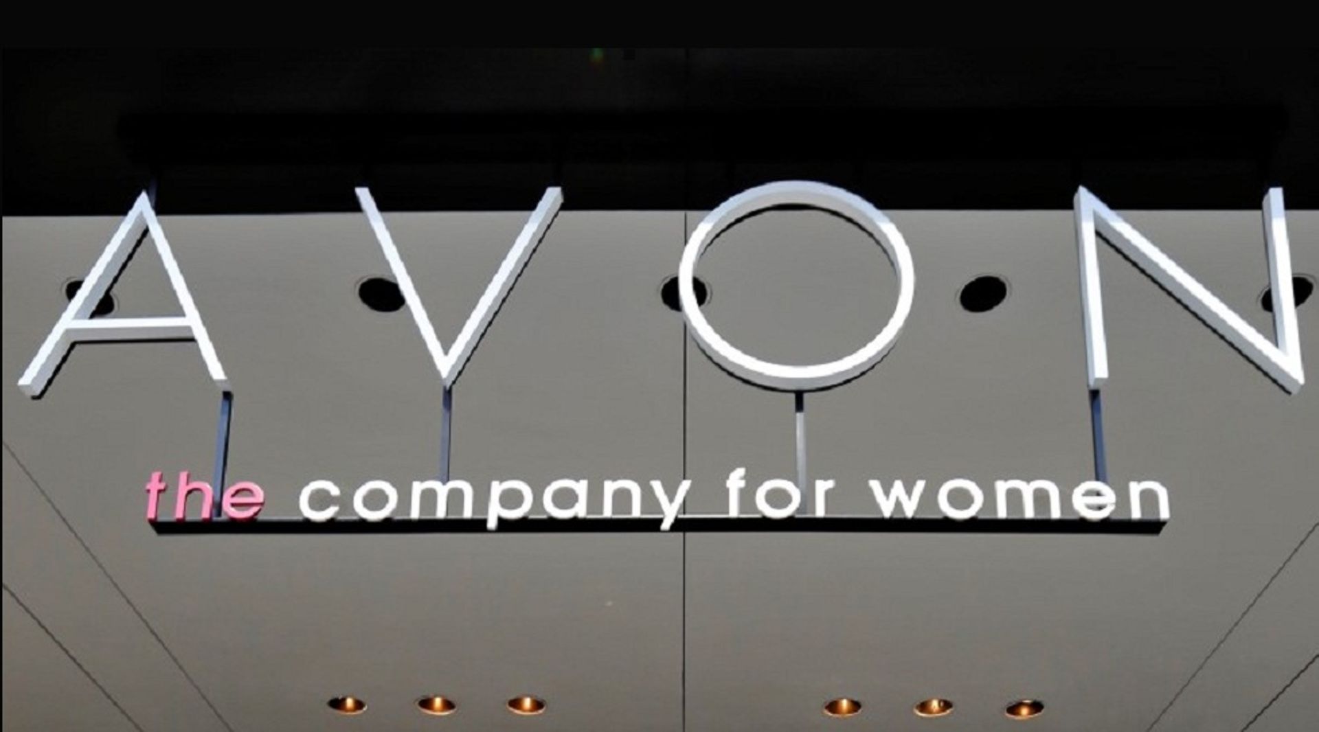 PE firm Cerberus in talks to acquire Avon's North American arm