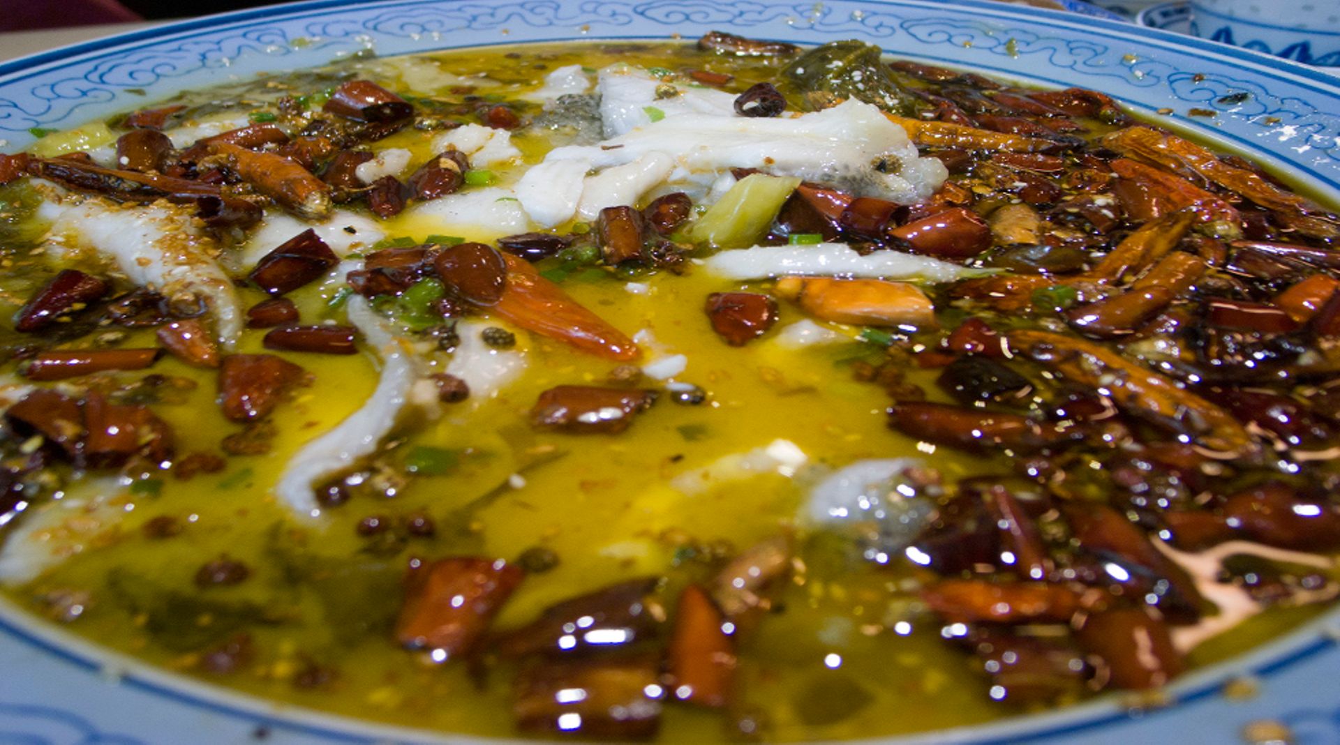 Hong Kong: Chinese hotpot chain Haidilao considering HK IPO