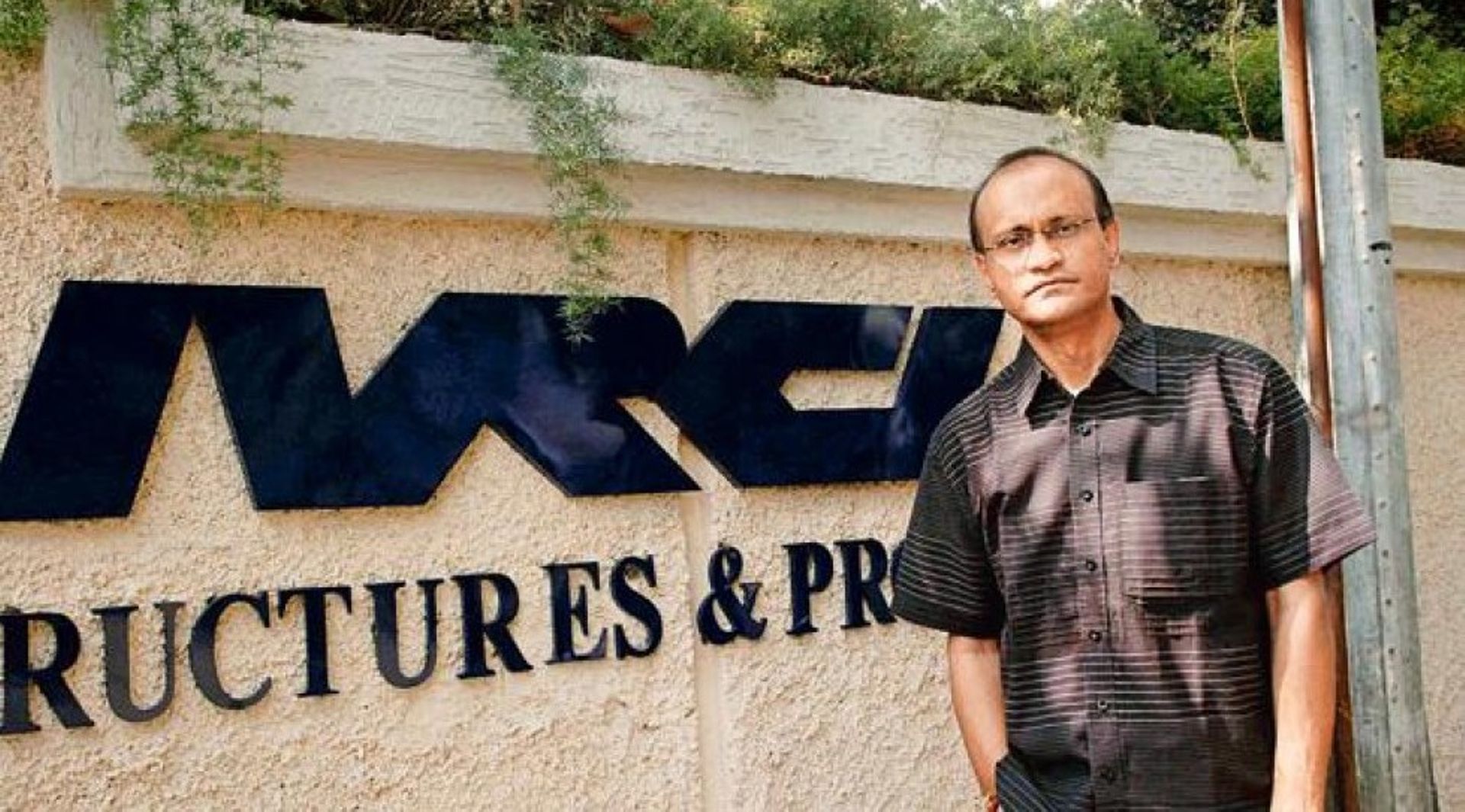 India: IVRCL to carve out two companies