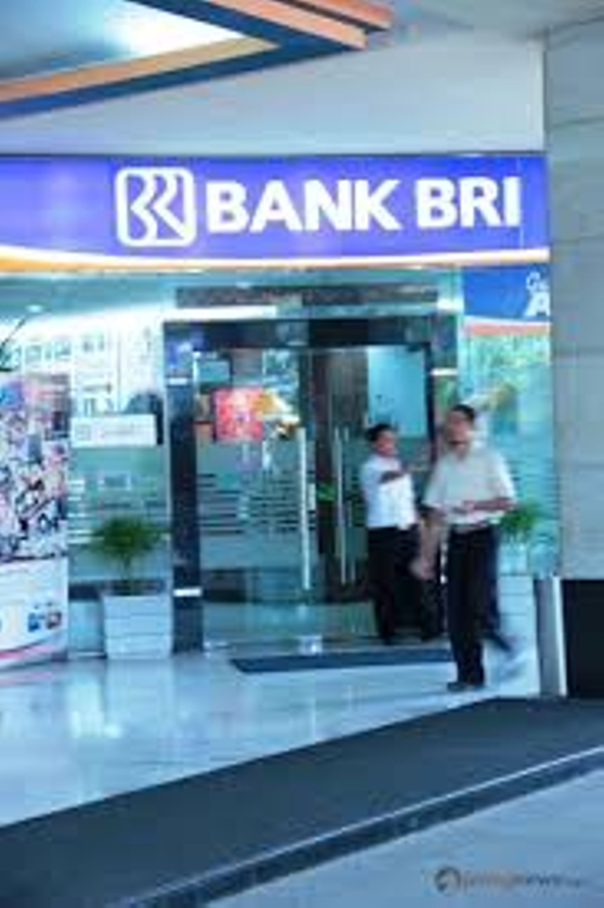 Indonesia: Bank Rakyat to raise $333m from bonds in Feb; Pos Logistik mulls IPO in 2019