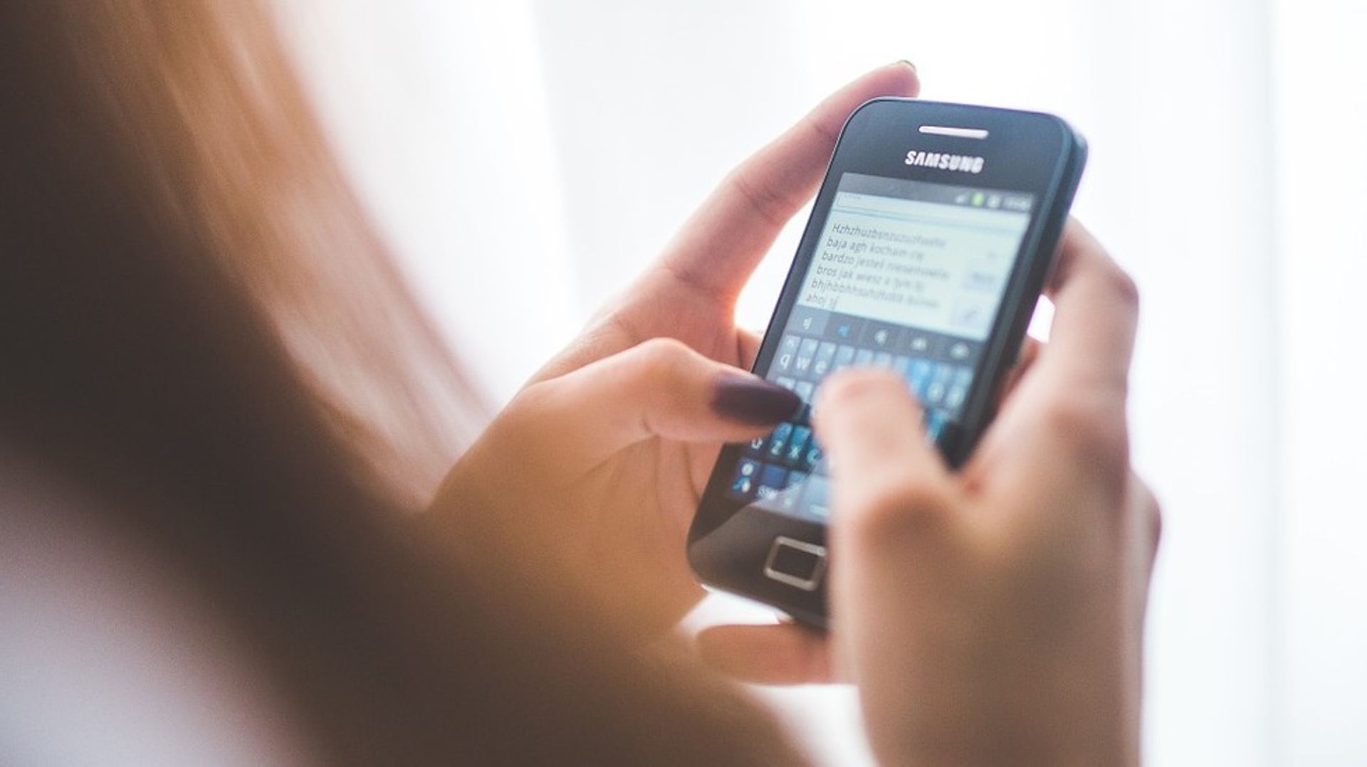 Facebook's Messenger app crosses 800m users, outraces rivals Snapchat & Viber