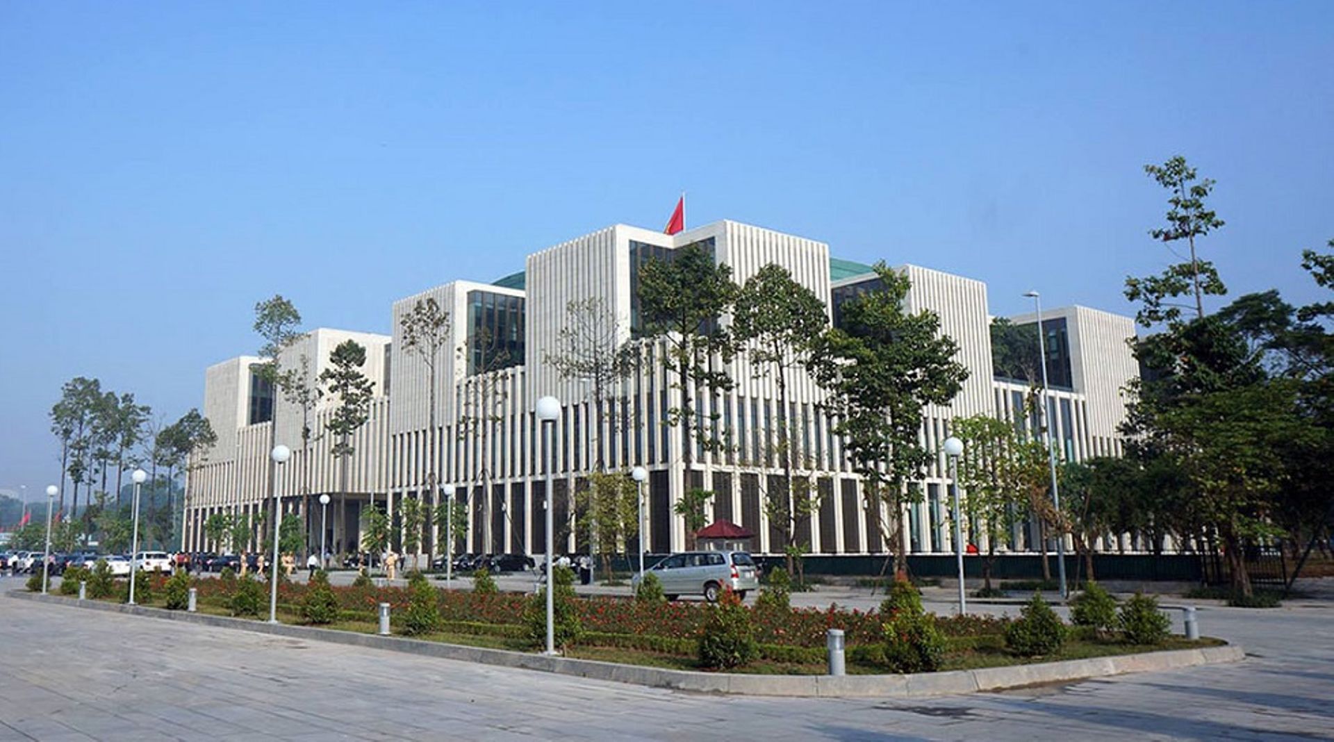 VN Dealbook: Da Nang launches $1.3m incubator; Licogi 13 on buying spree