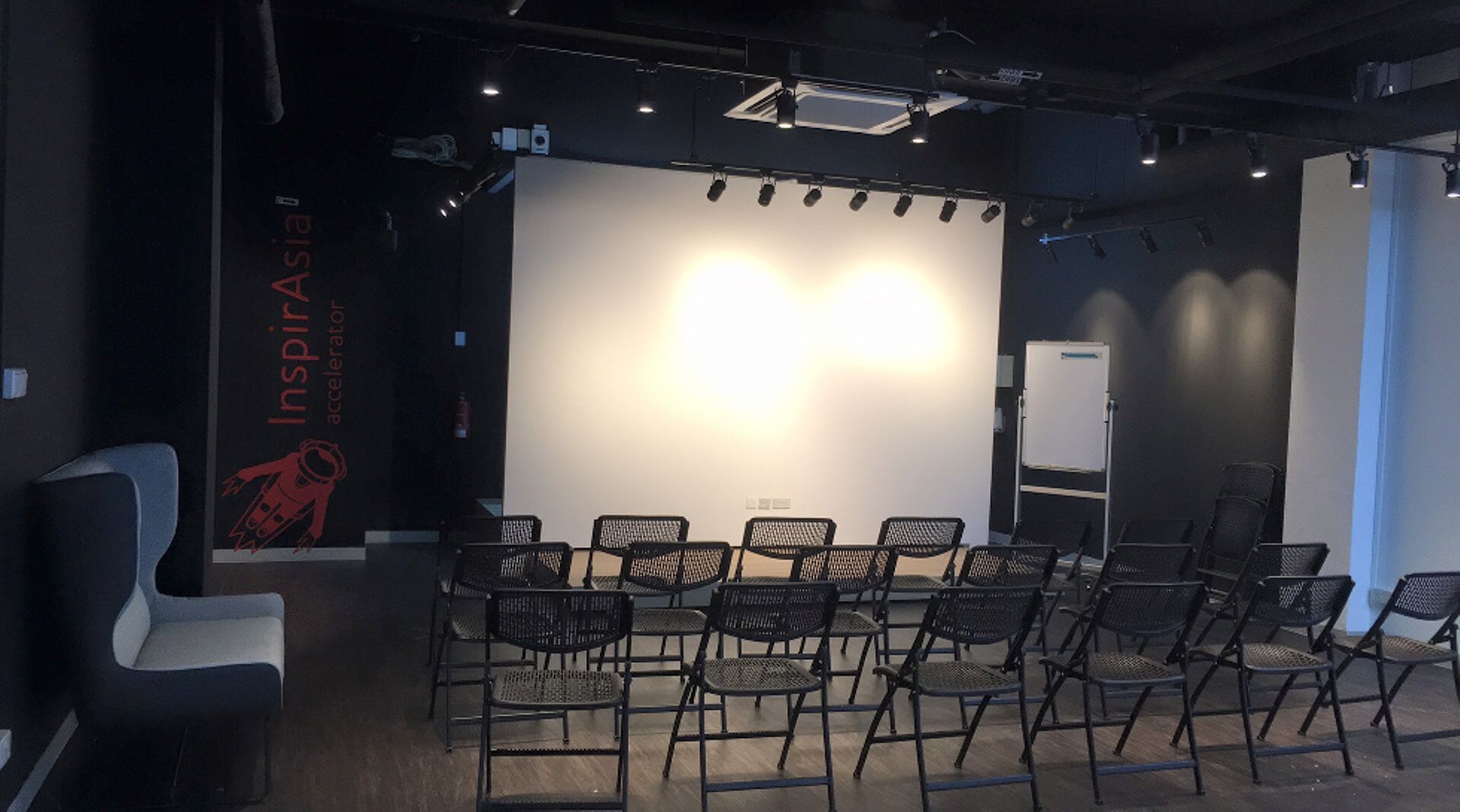 Fintech VC Life.SREDA launches co-working space in Singapore