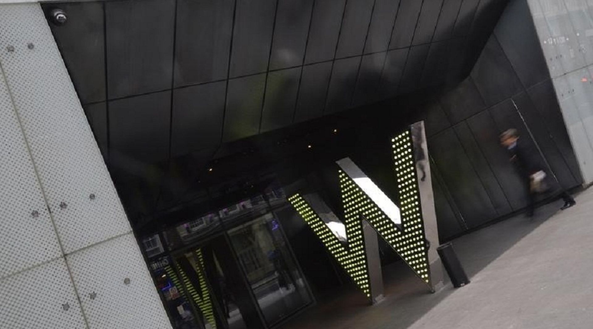 Chinese insurer Anbang makes $13b bid for Starwood, topping Marriott offer
