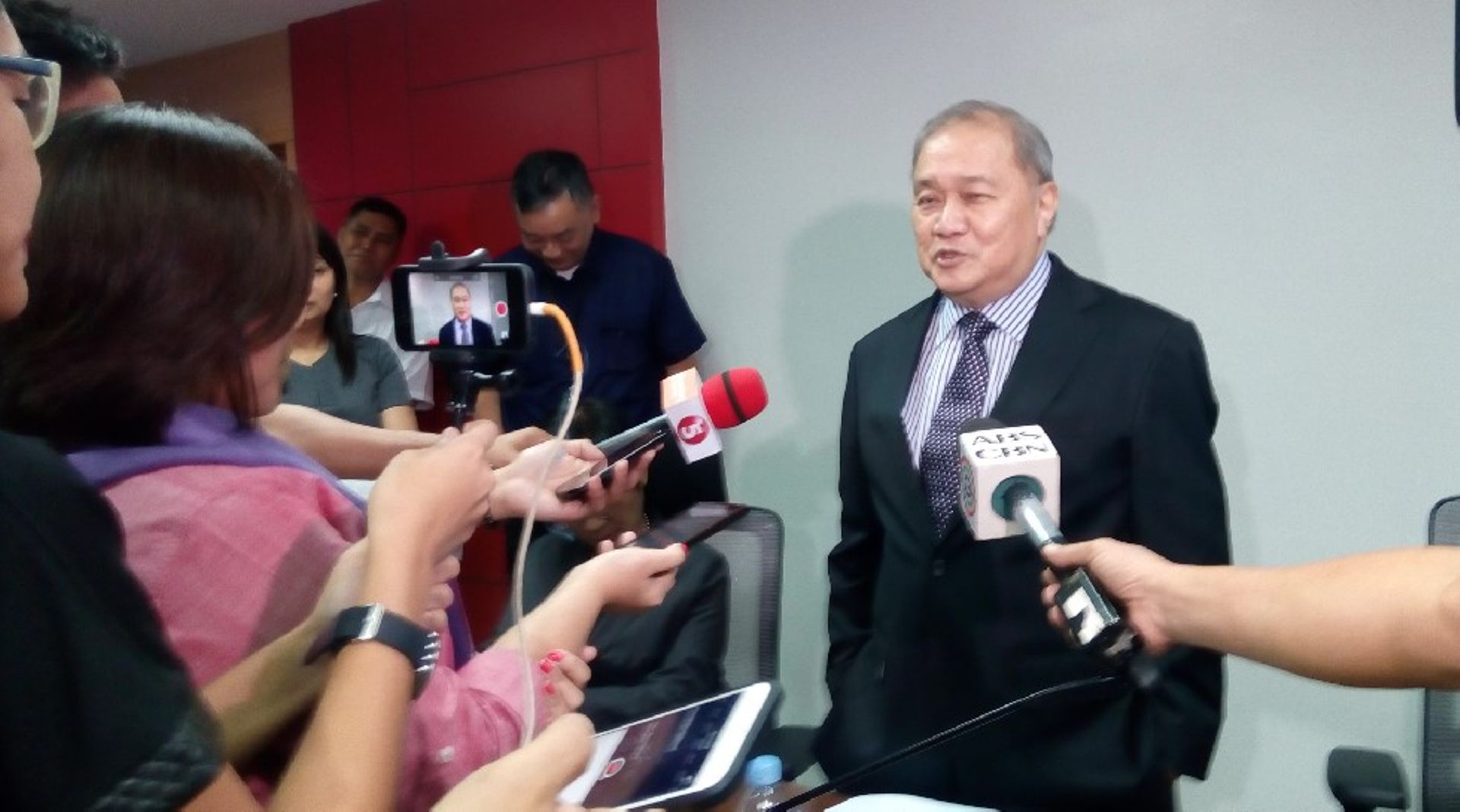 HK-listed First Pacific raises offer for stake in Philippine's Metro Pacific to $990m