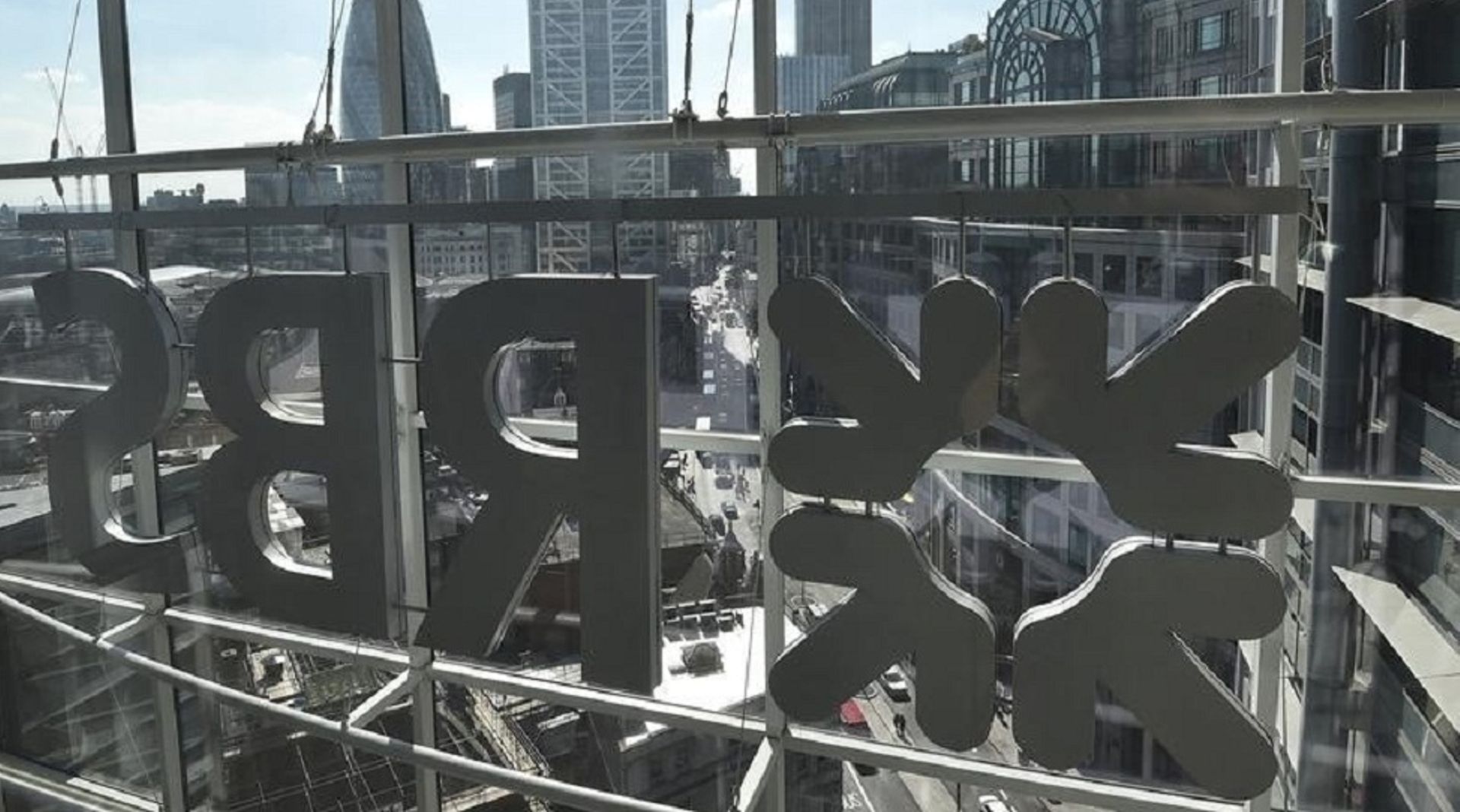 British government puts sale of RBS, Lloyds stakes on hold after Brexit vote