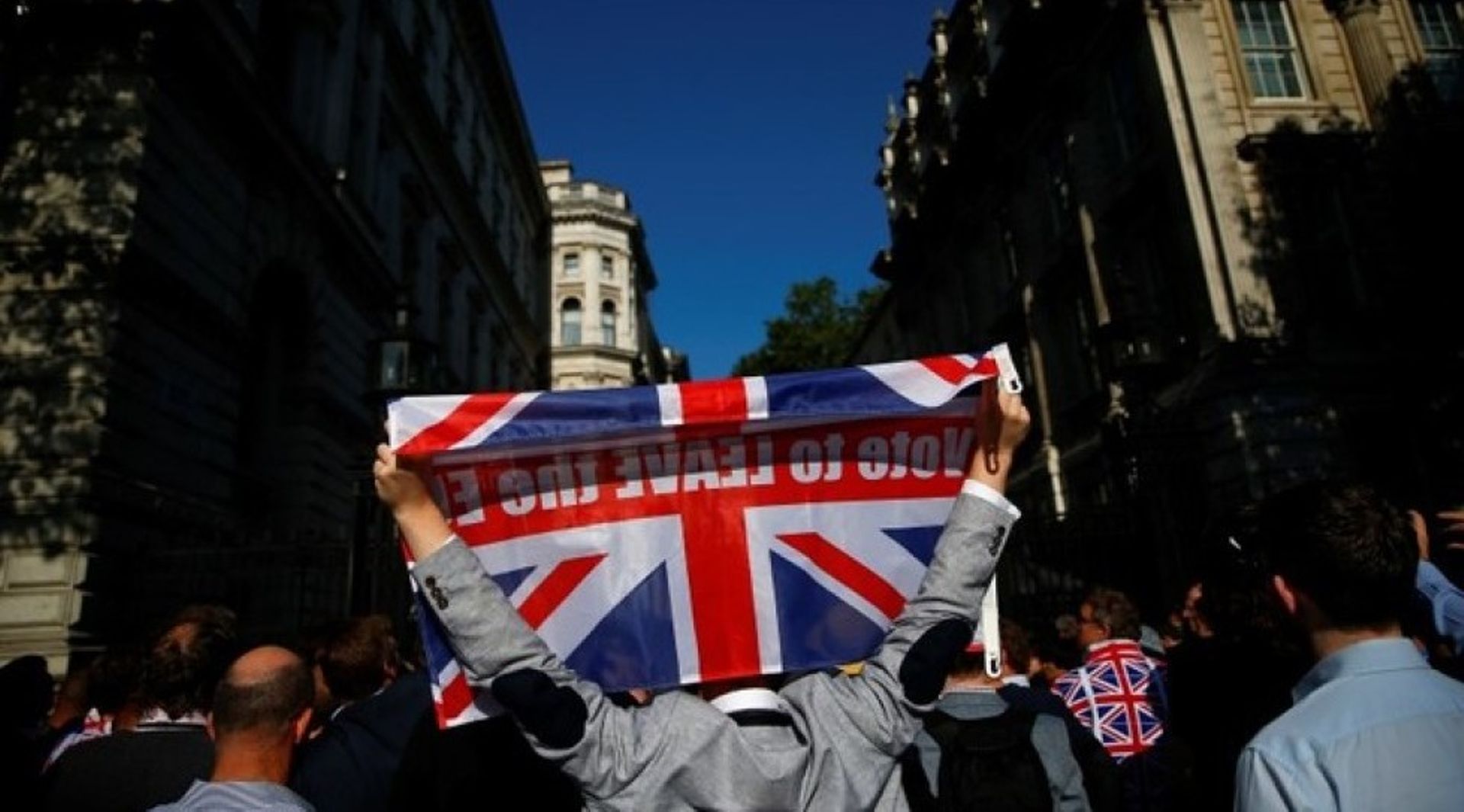 Australia: Link Group in $1b bid for Capita's asset management arm