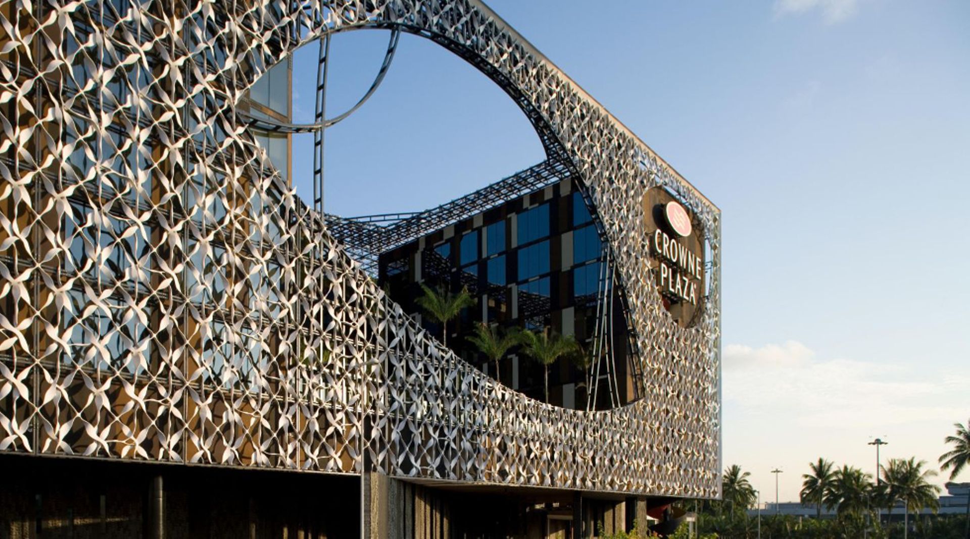 Singapore: Vibrant Group JV; Fullerton $175m bonds oversubscribed