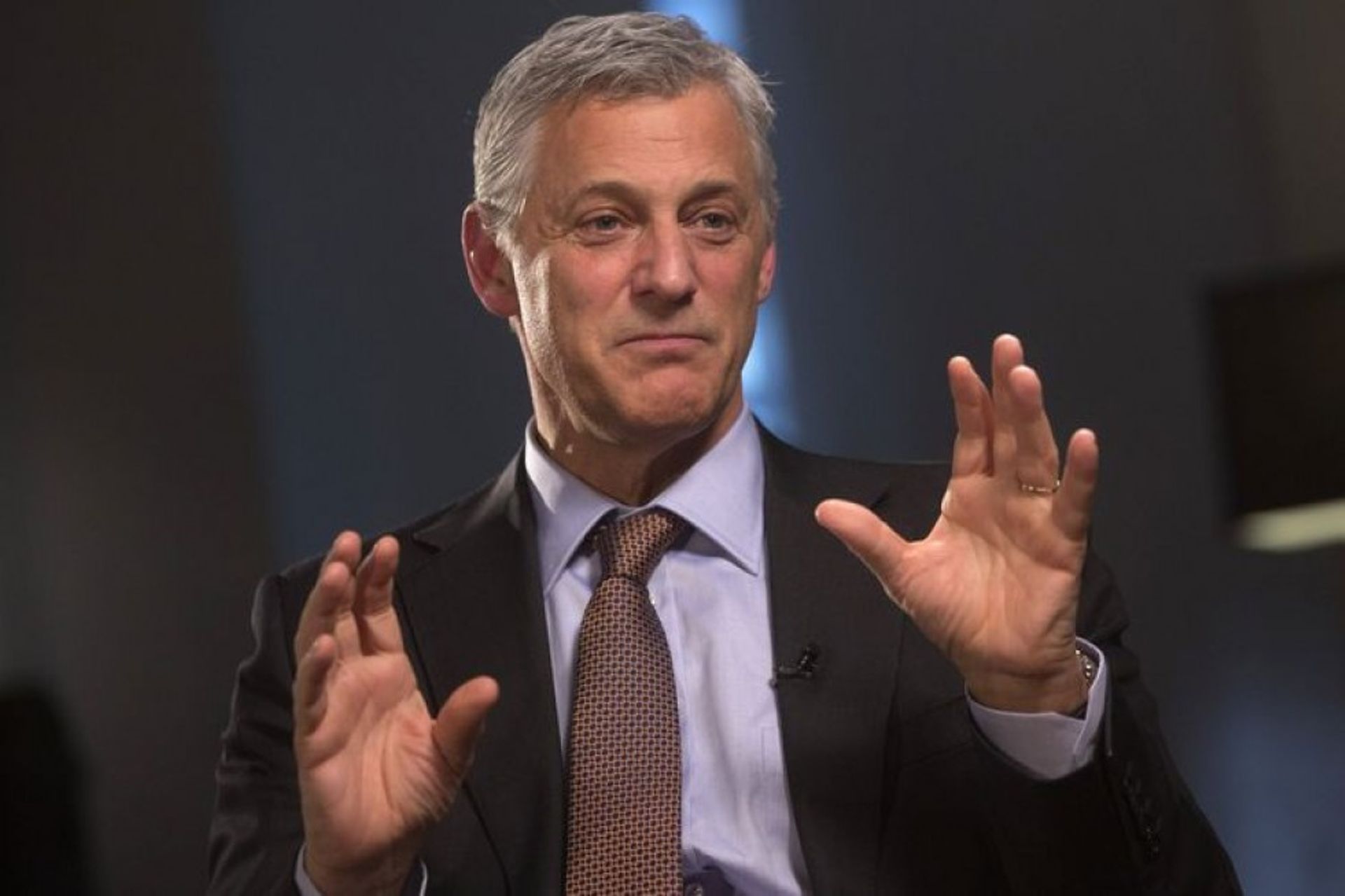 StanChart mulls spinning out private equity business to its fund managers
