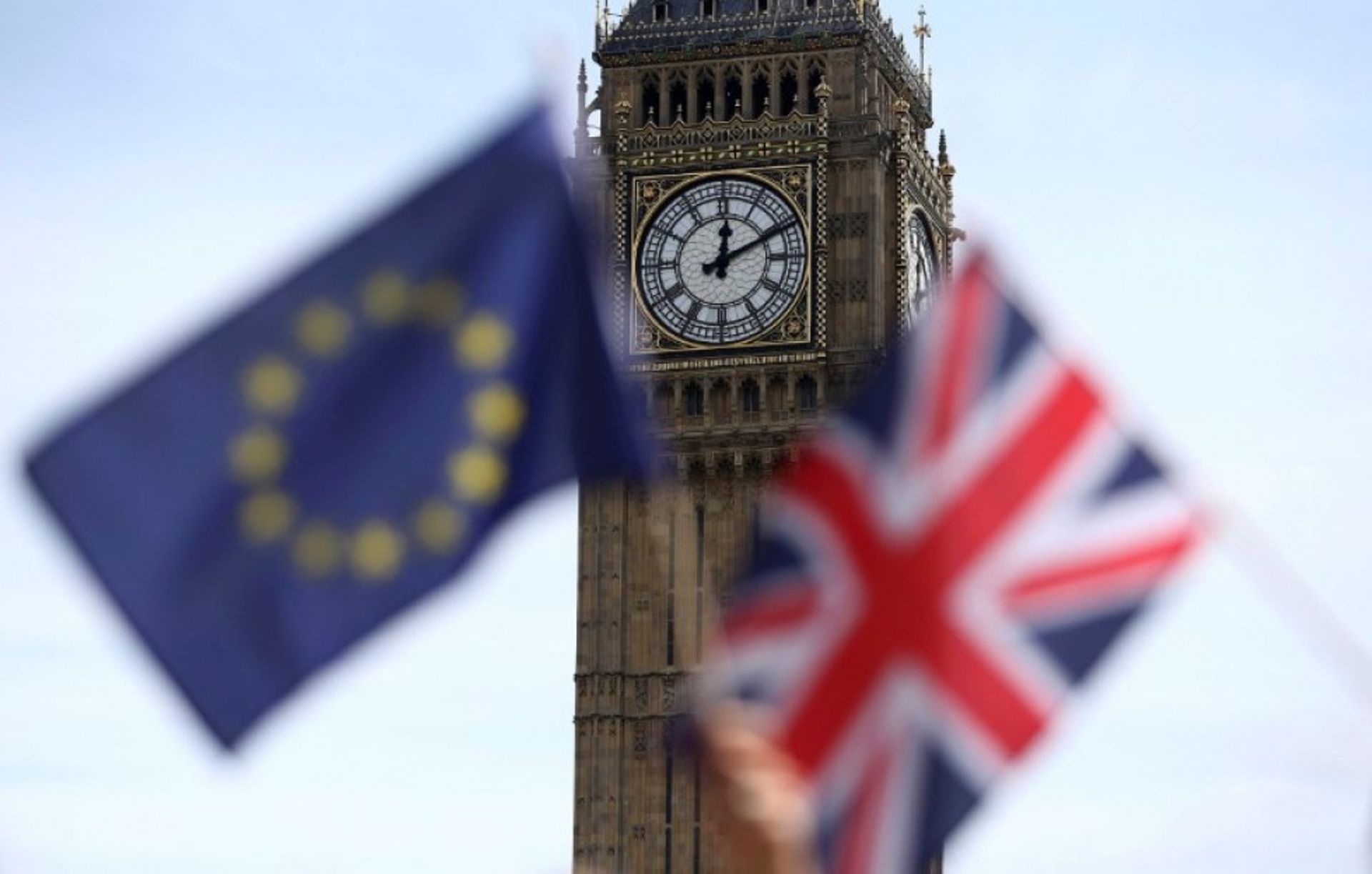 Singapore sees Brexit as chance to recruit London's FinTech talent