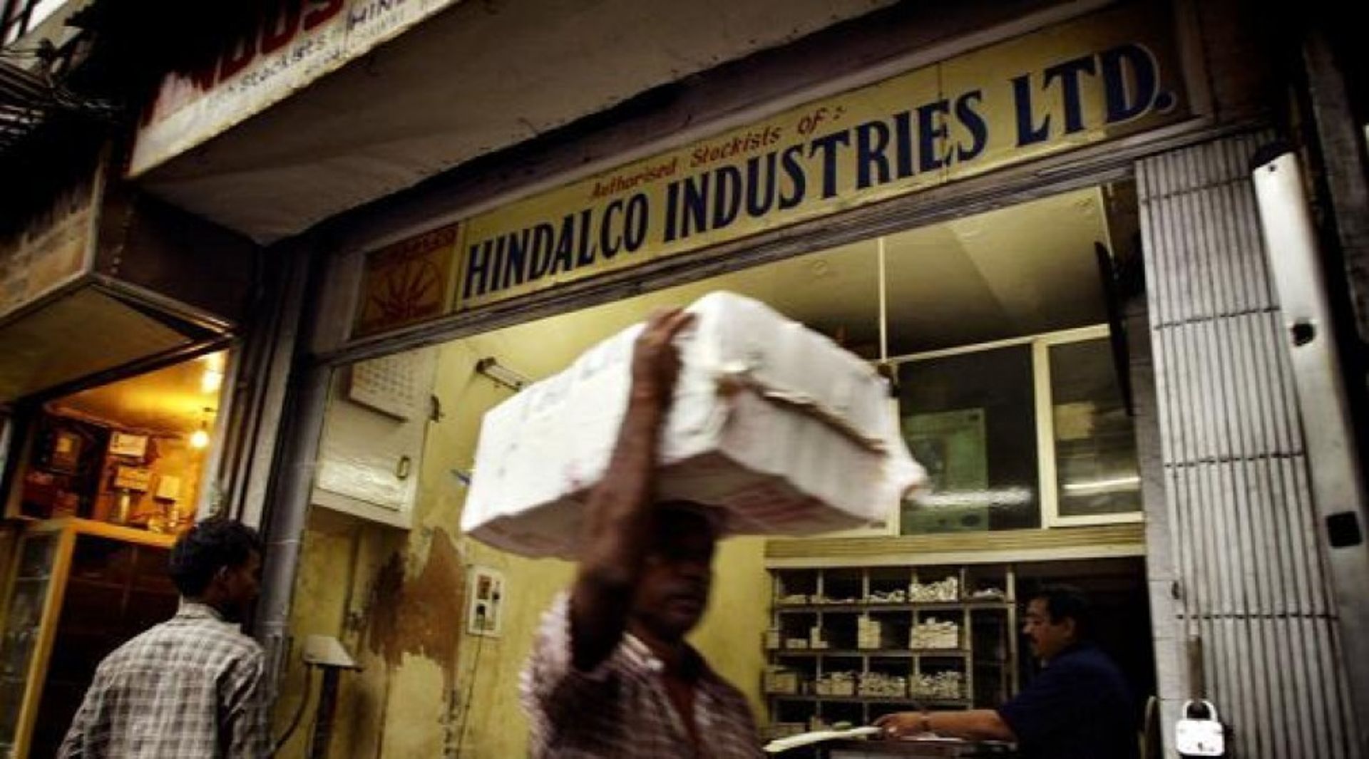 Hindalco among potential buyers to bid for $2.5b aluminum producer Aleris