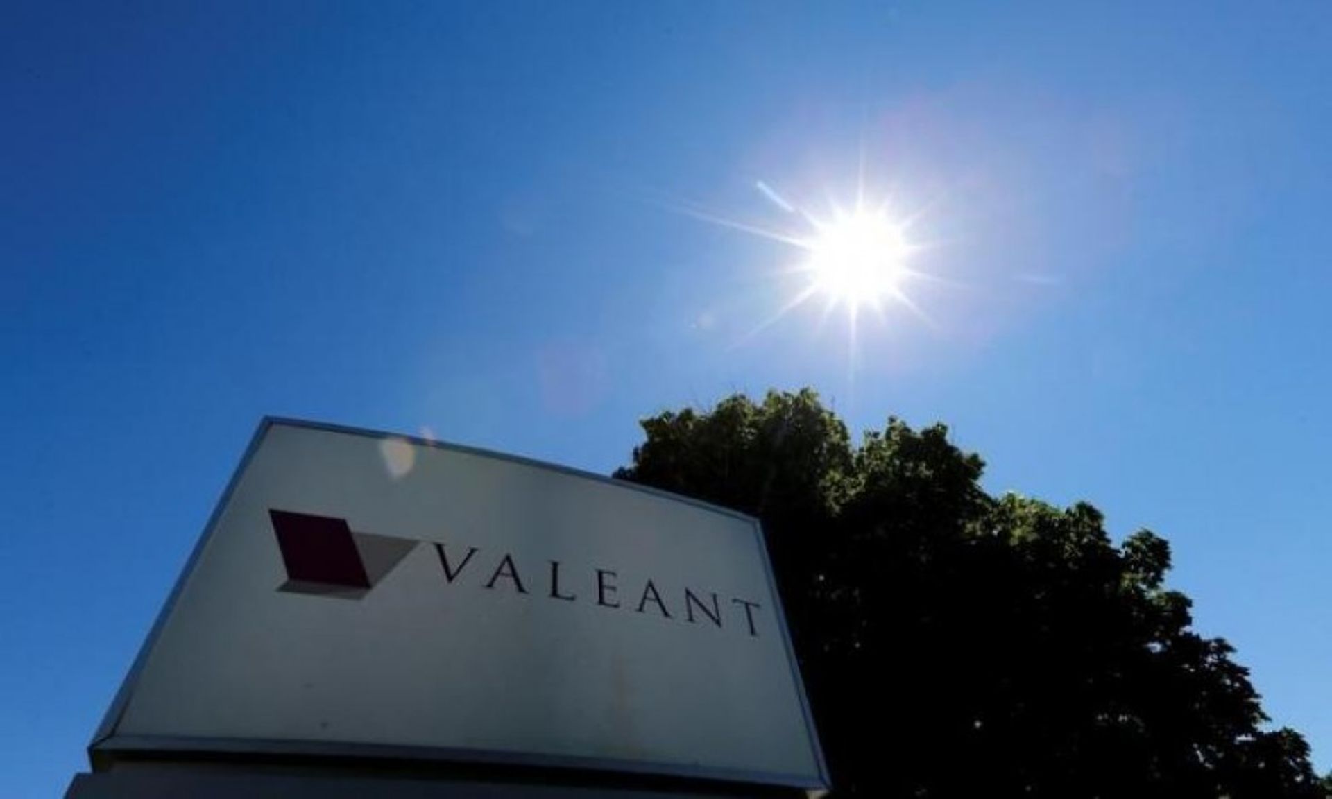 Carlyle, PEP to buy iNova Pharma from Valeant for $930m
