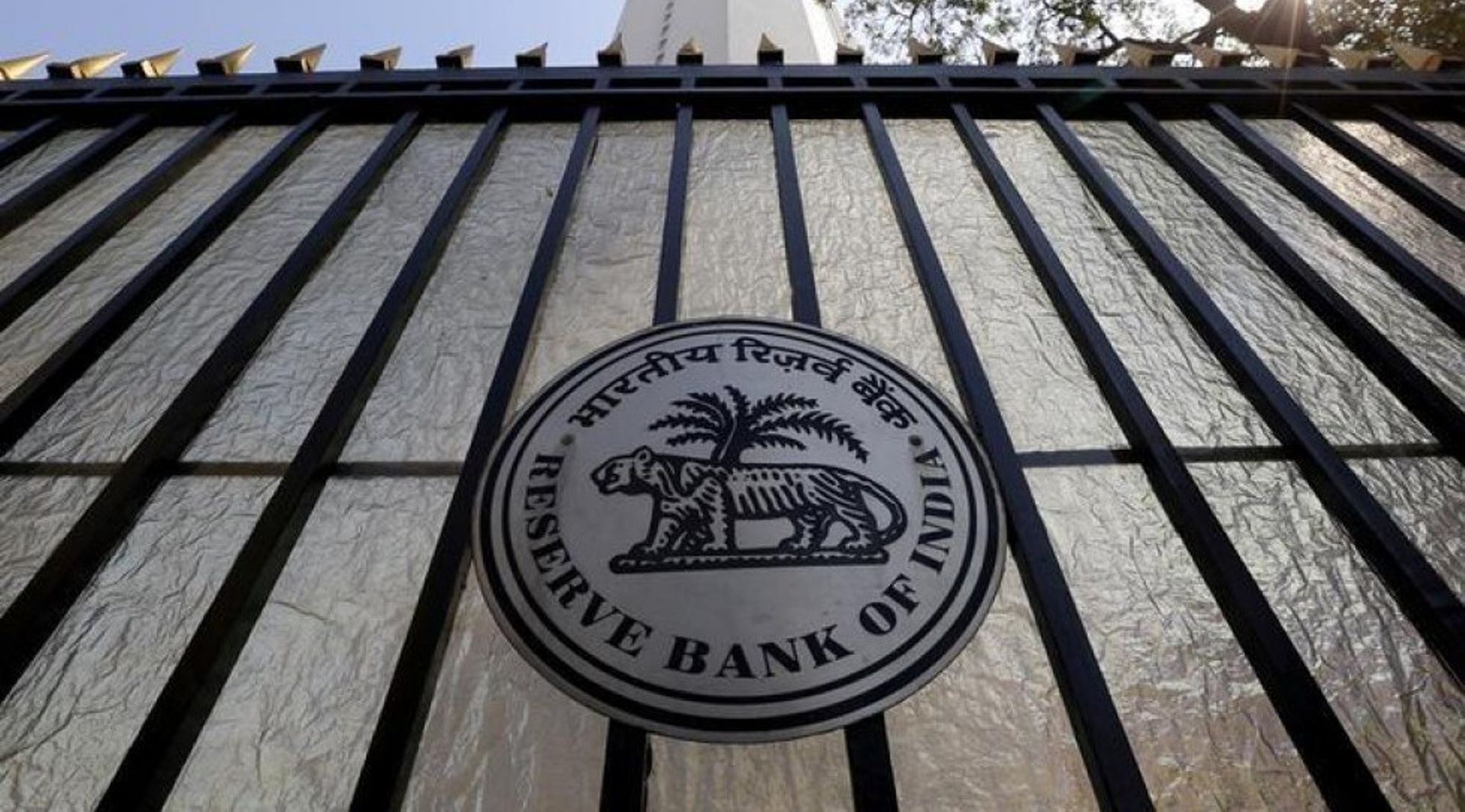 Reserve Bank of India says foreign firms can process abroad, but must store data locally