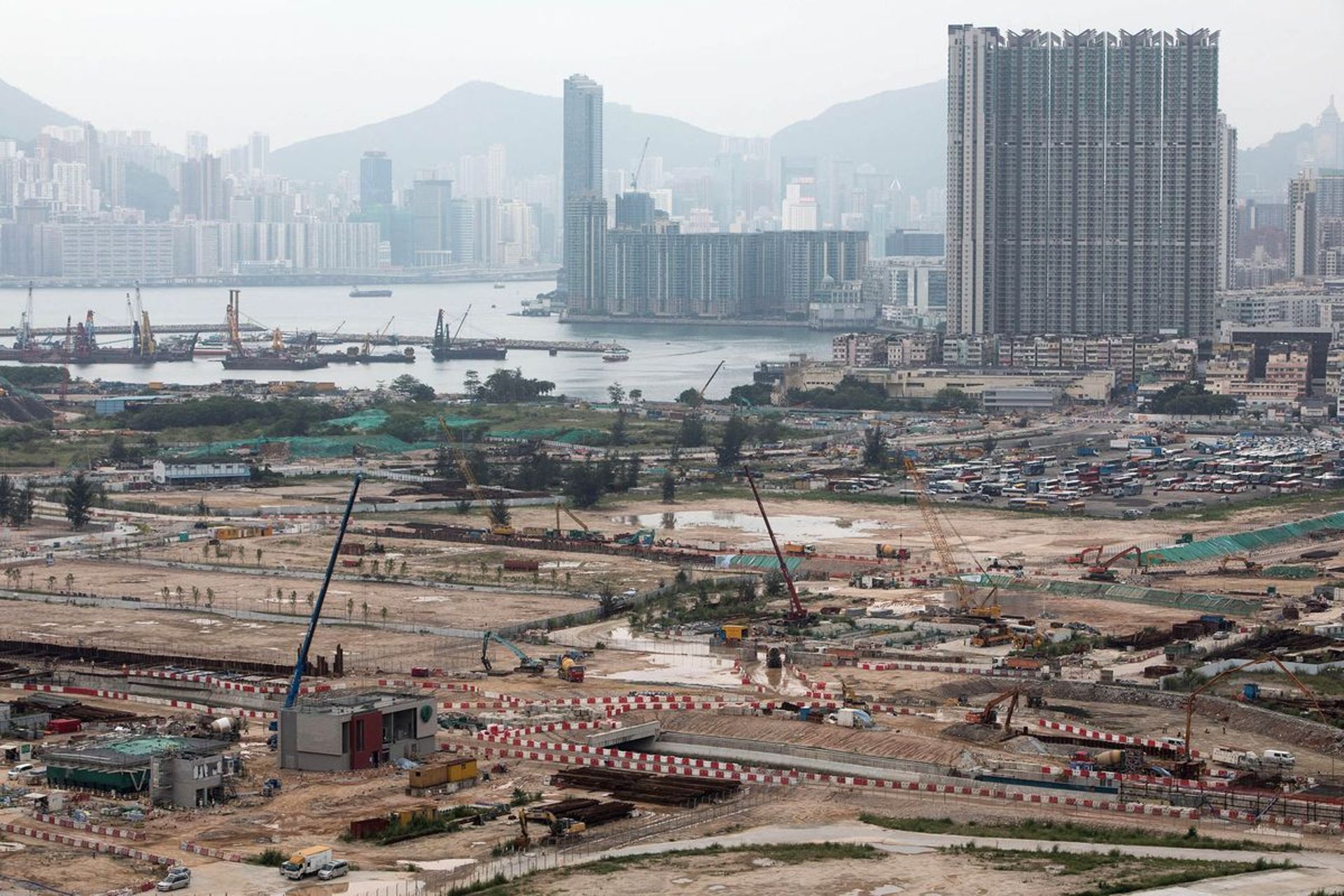 Bye-bye, western bank dominance! Chinese giants are taking over Hong Kong