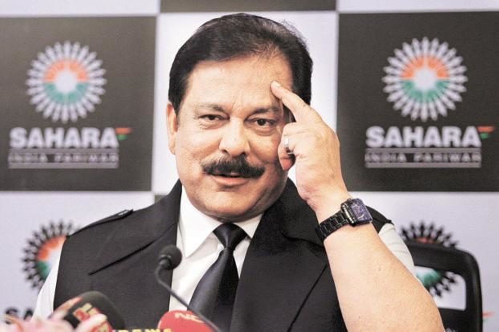 Regulator identifies six industry players to take over Sahara India Life Insurance