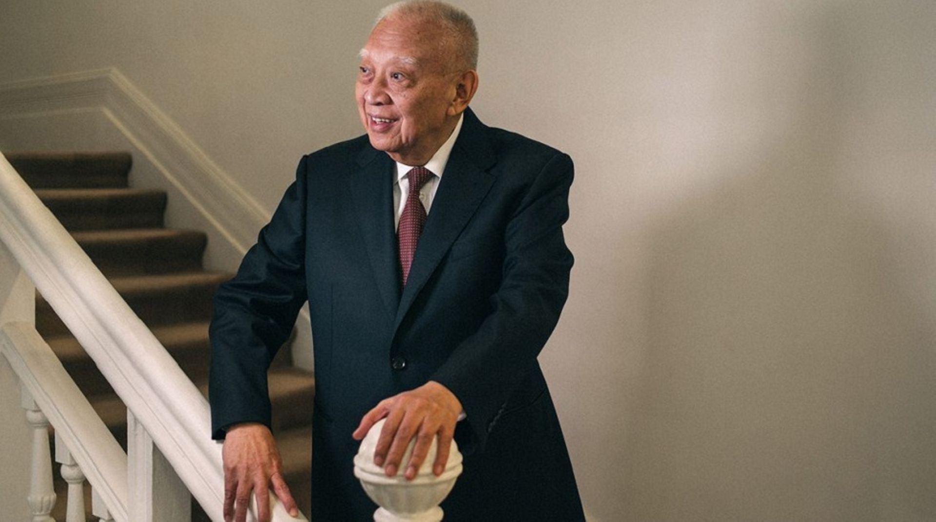 Cosco deal to make ex-Hong Kong CEO Tung, family $1b richer