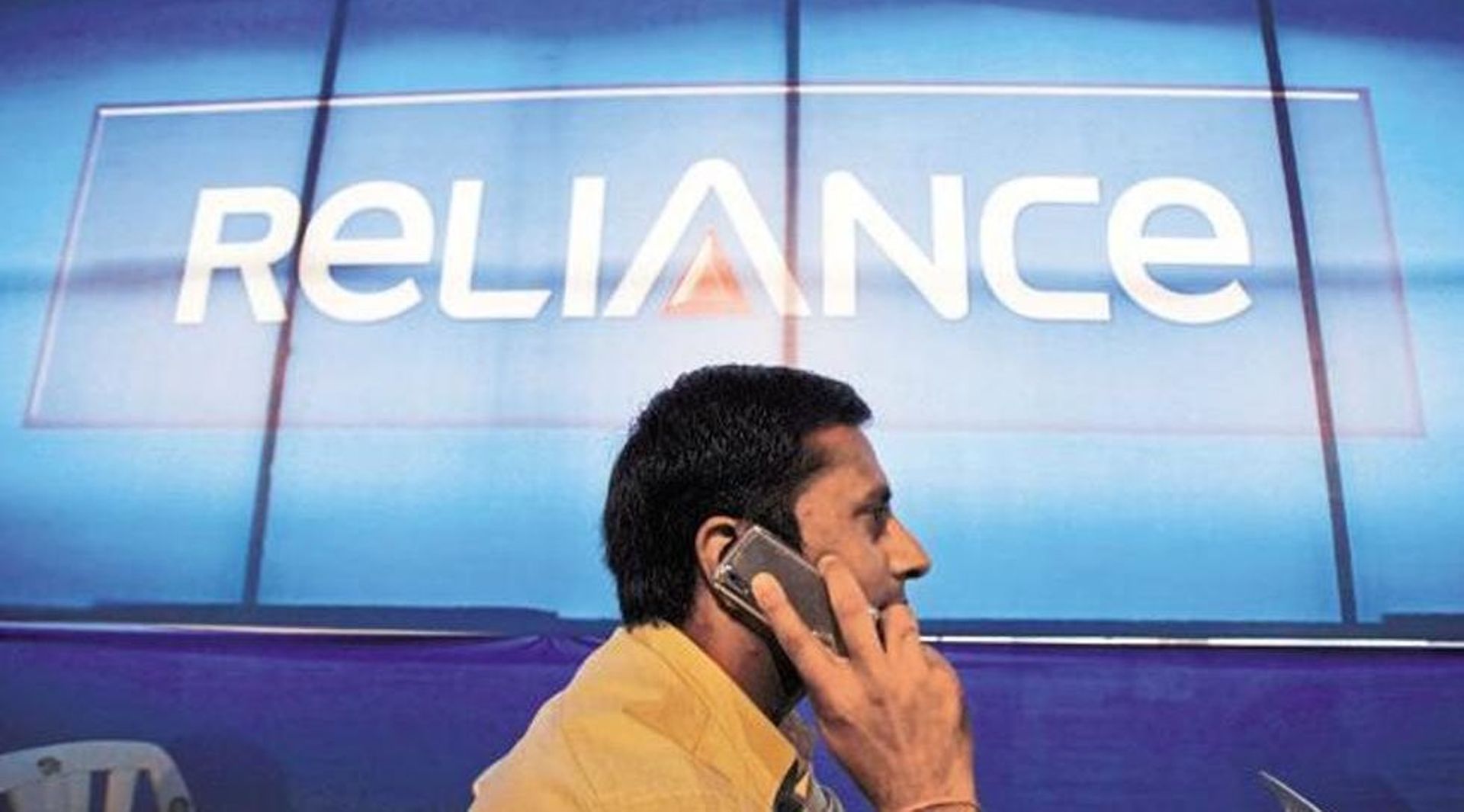India: Reliance Communications to sell DTH business to reduce debt