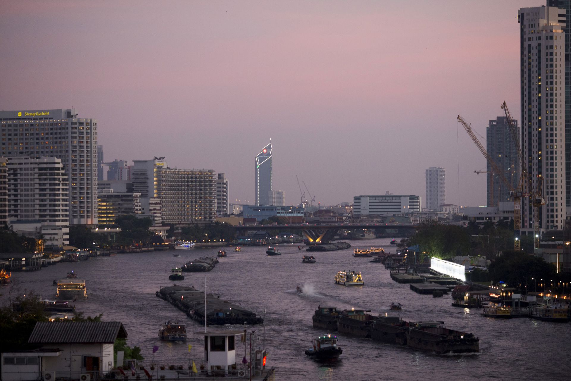 Amid global tech stock rout, investors eye opportunities in Asia