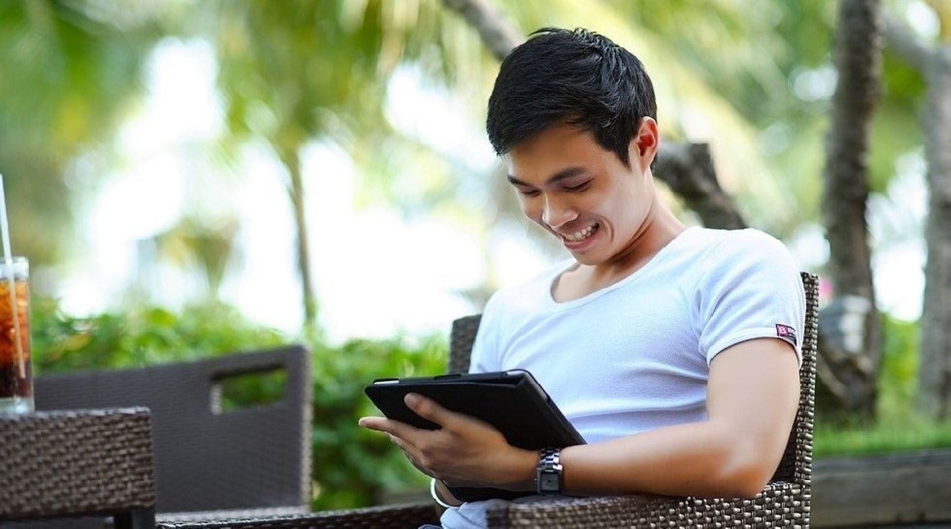 Fintech startup AsiaKredit raises pre-Series A from Fintonia; launches in PH