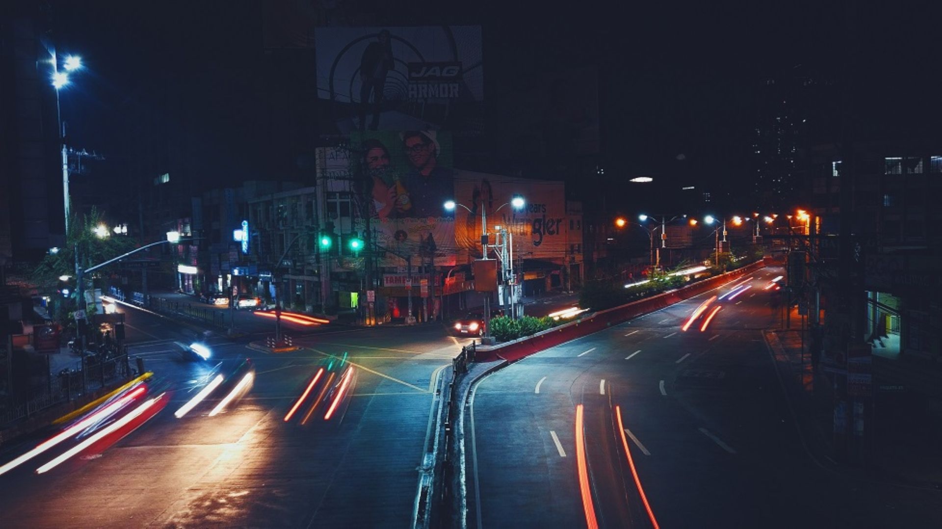 Philippines seeks more foreign investors in telecom, says China in frontline