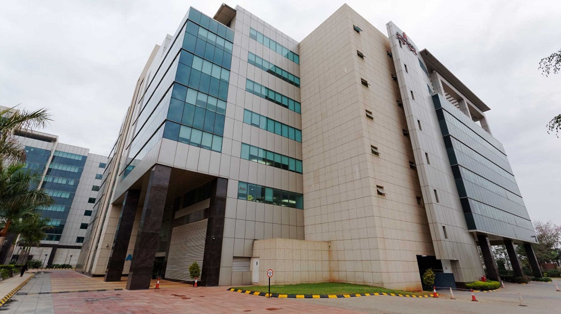 India: CPPIB, GIC eye Baring PE’s stake in developer RMZ Corp