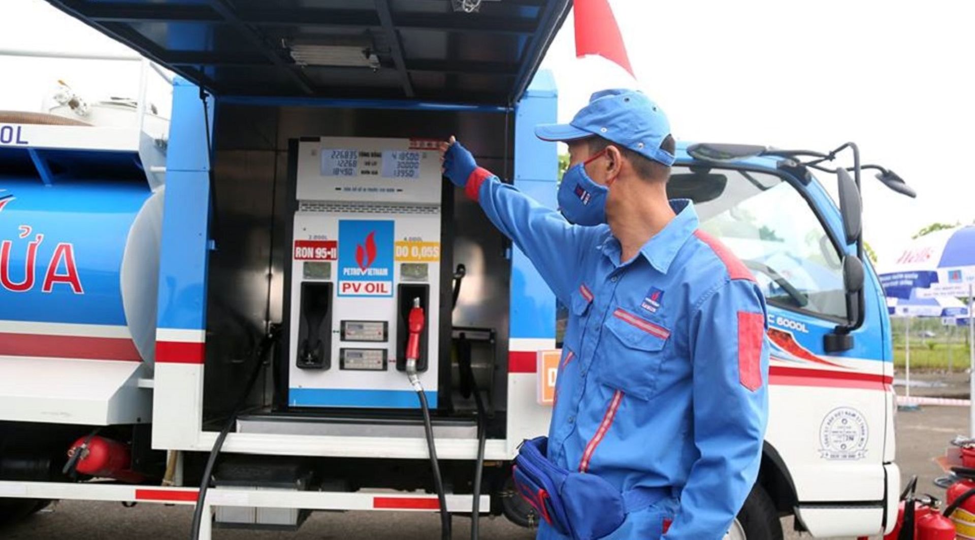 Siemens, Idemitsu among suitors drawn to Vietnam energy sell-off