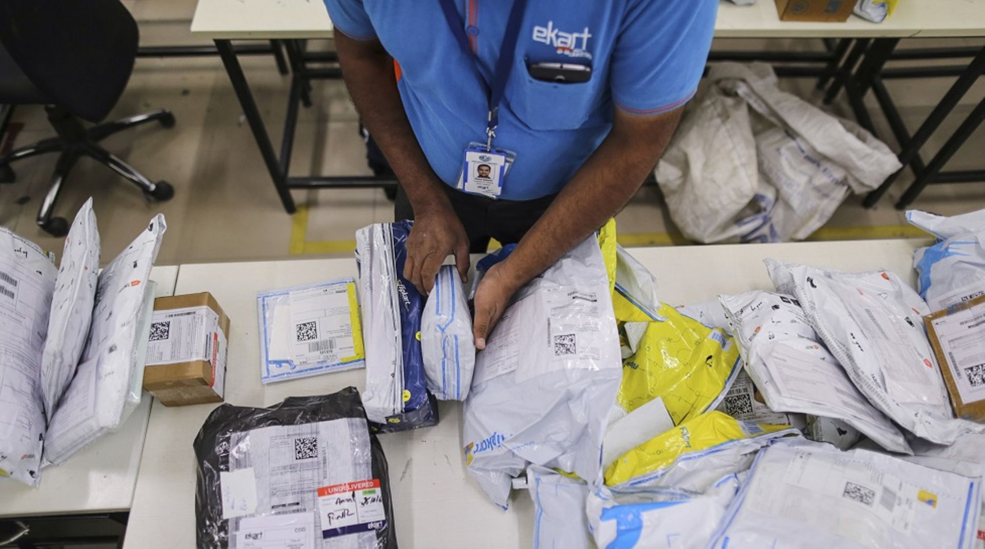 Flipkart's marketplace arm shrinks loss to $243m in fiscal 2017