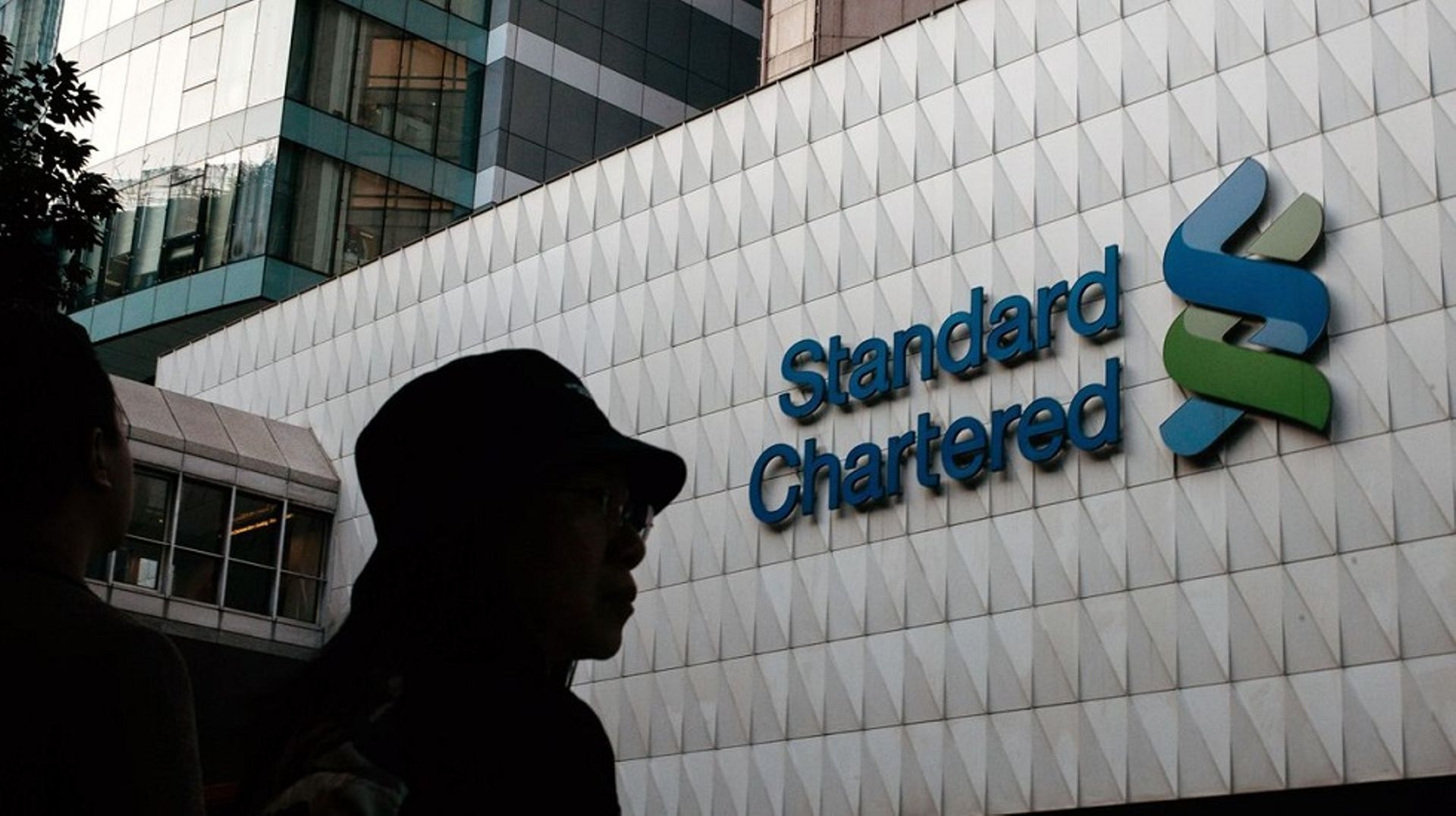 StanChart plans to create new hubs in Singapore, HK for Asia operations