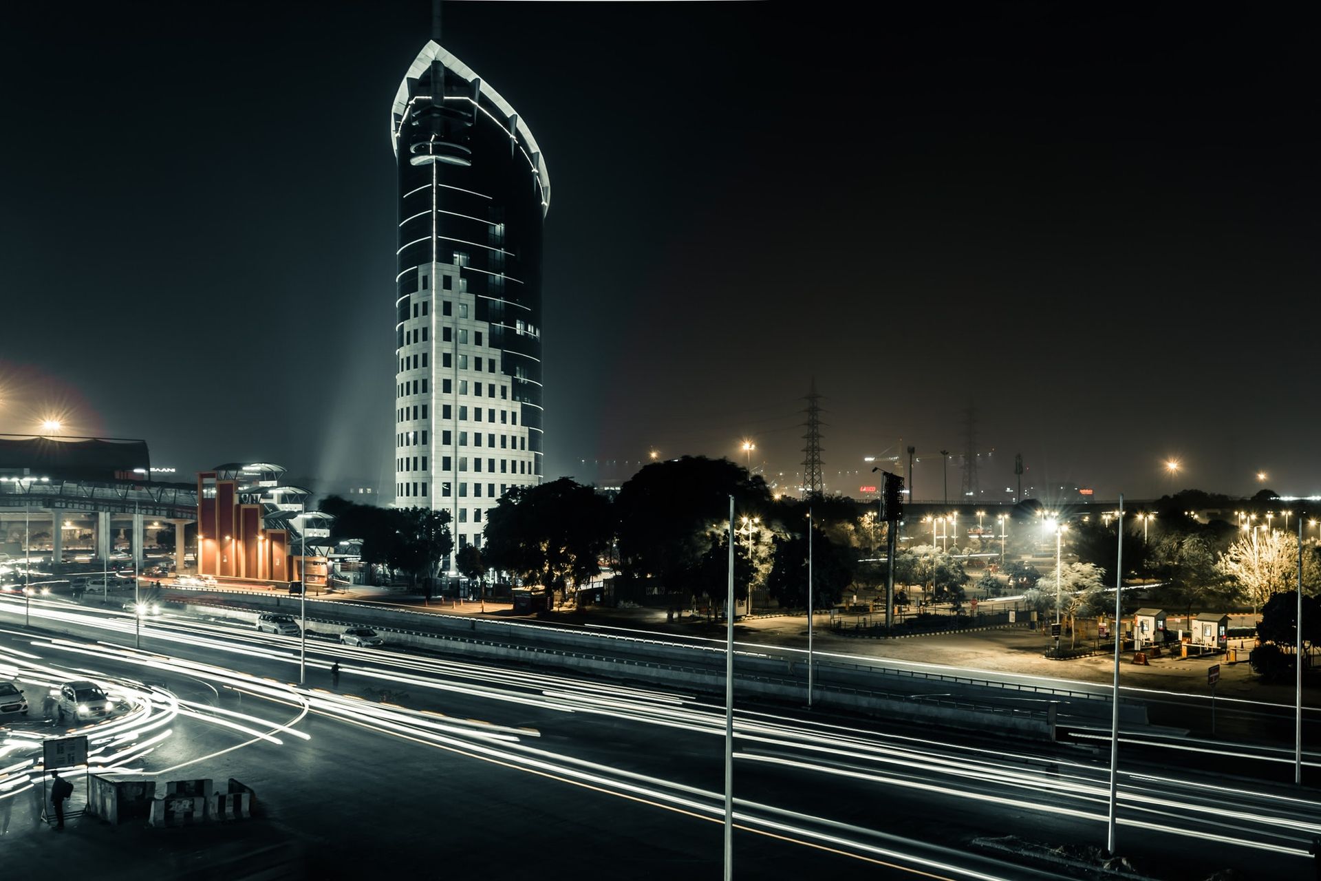 Realty investor Hines India to sell 50% stake in commercial property asset