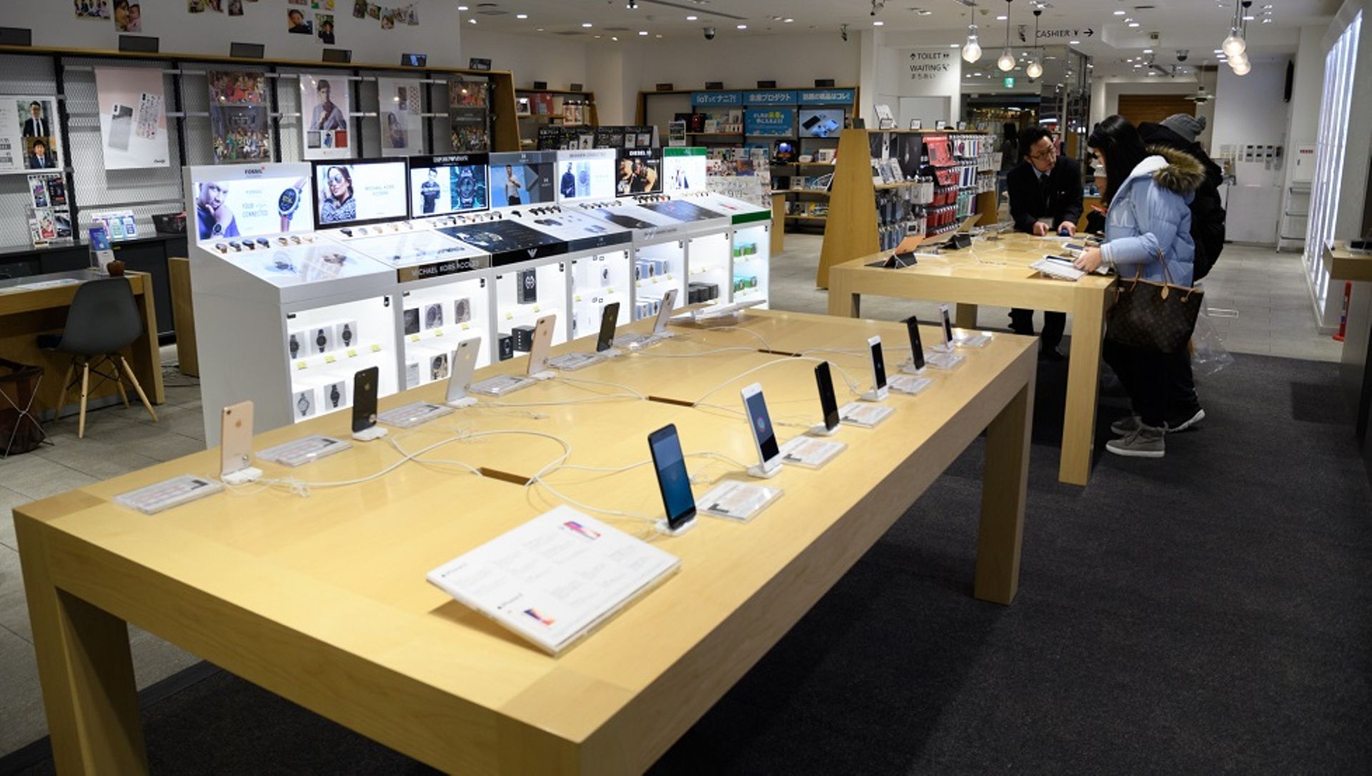 SoftBank weighs largest IPO ever for domestic wireless business
