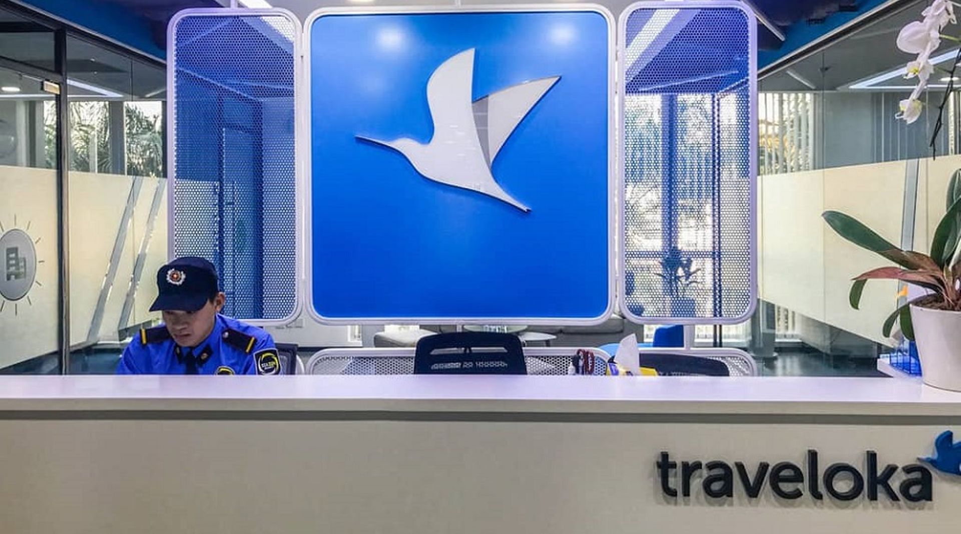 Traveloka launches credit card with Indonesia's Bank Mandiri