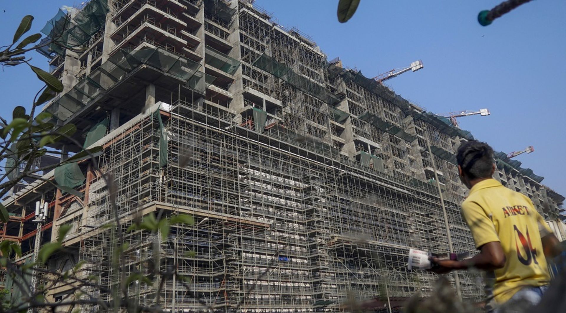 Mukesh Ambani's plan to make Reliance debt-free hits several snags