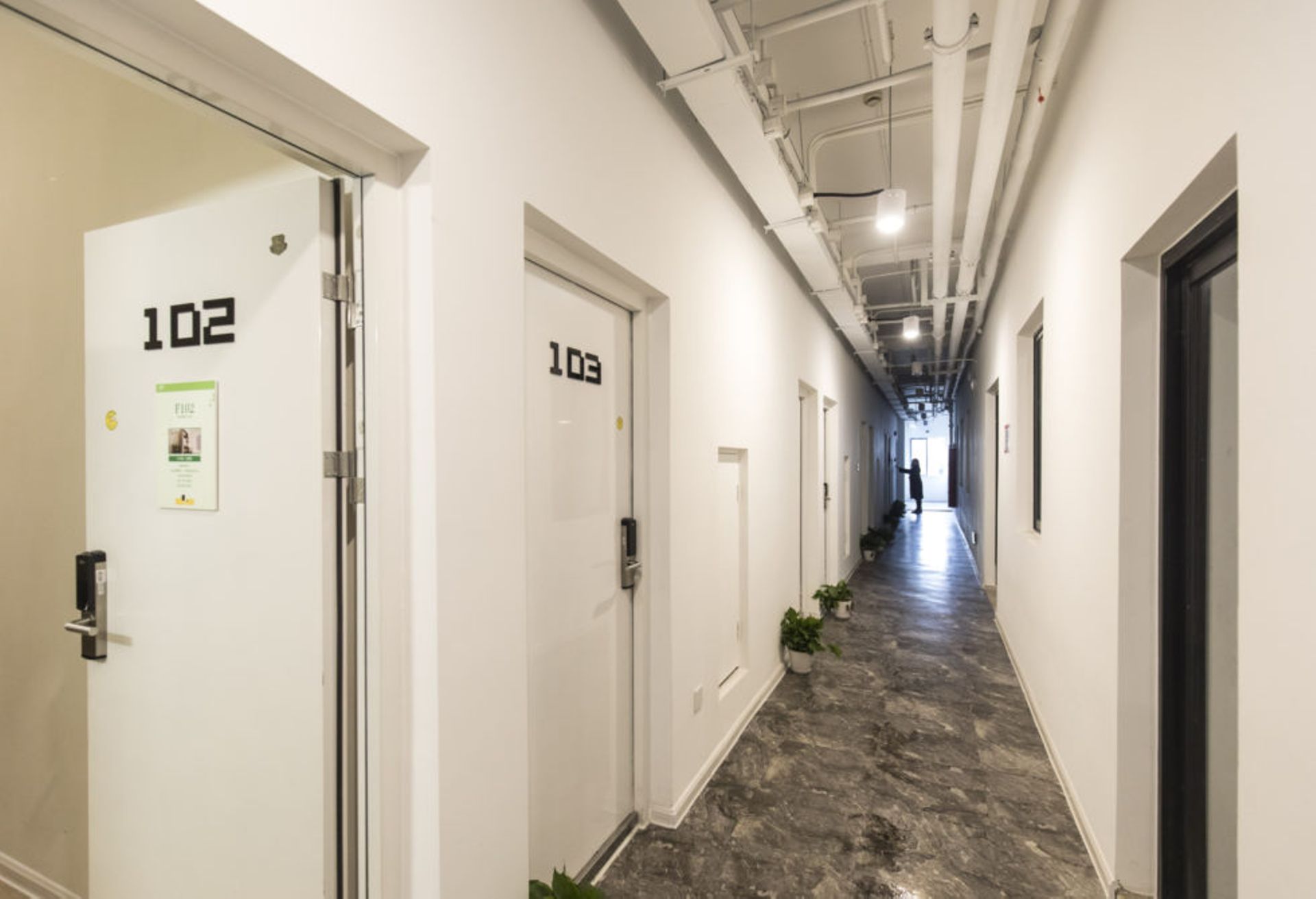 China Vanke mulls $1b HK listing for property management firm