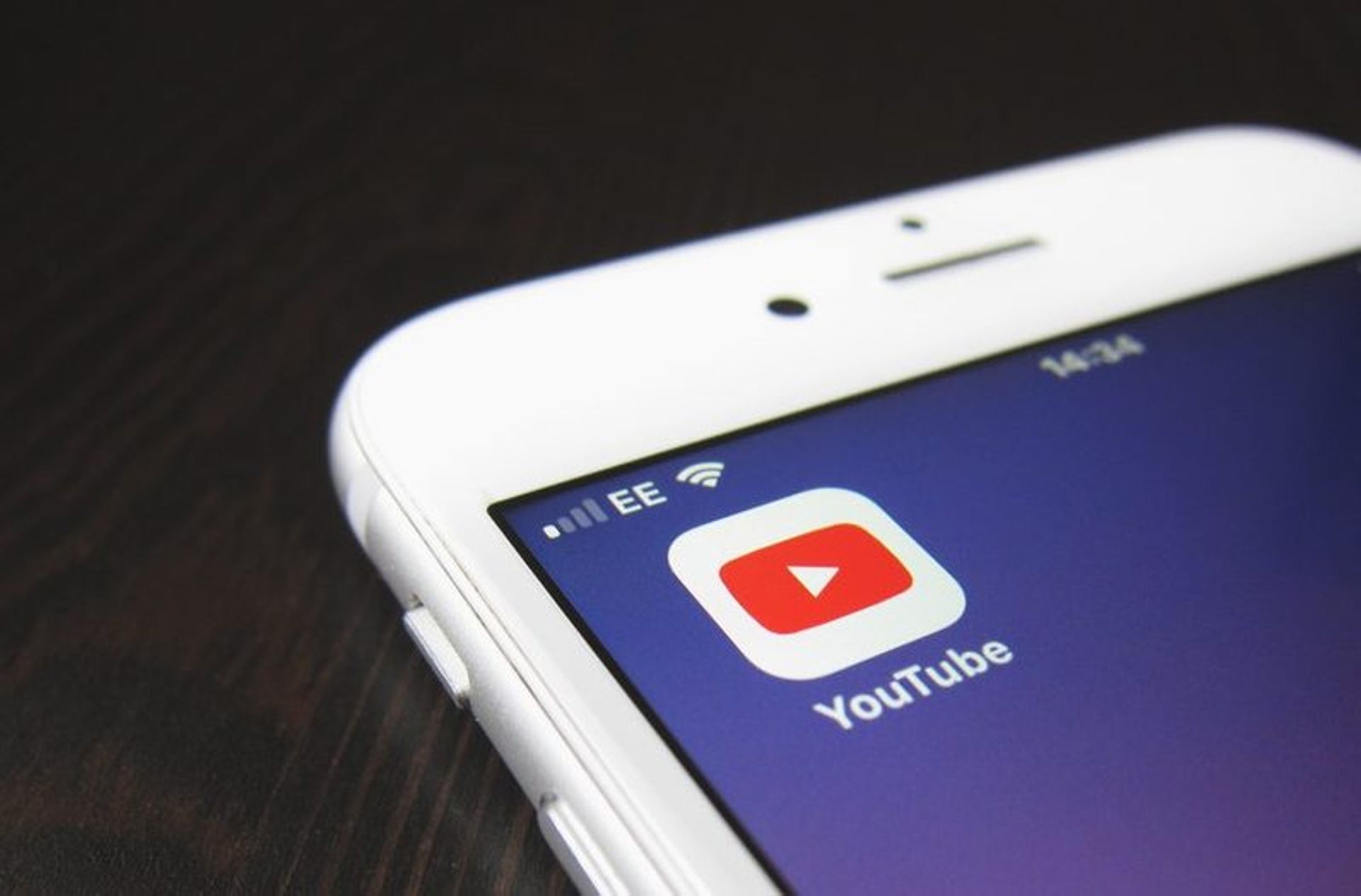 Vietnam cautions YouTube advertisers over anti-state videos