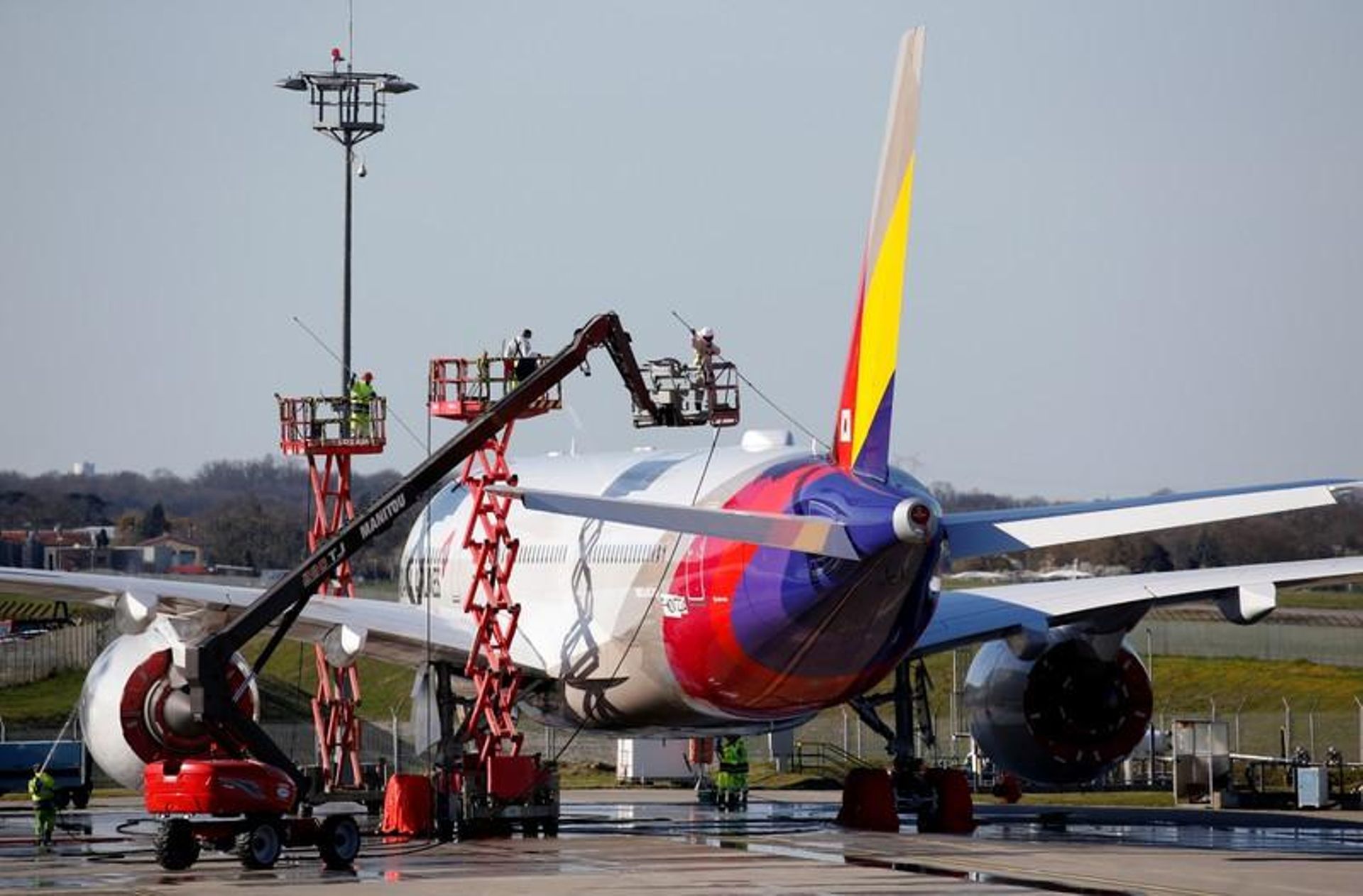 S Korean activist fund KCGI keen to buy controlling stake in Asiana Airlines