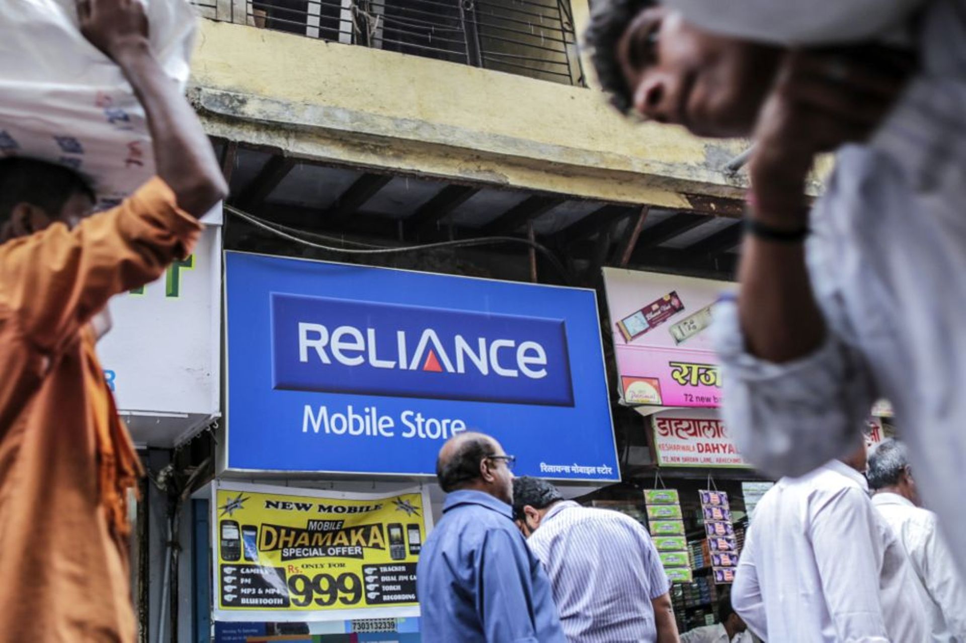 Reliance Communications unit GCX files for bankruptcy
