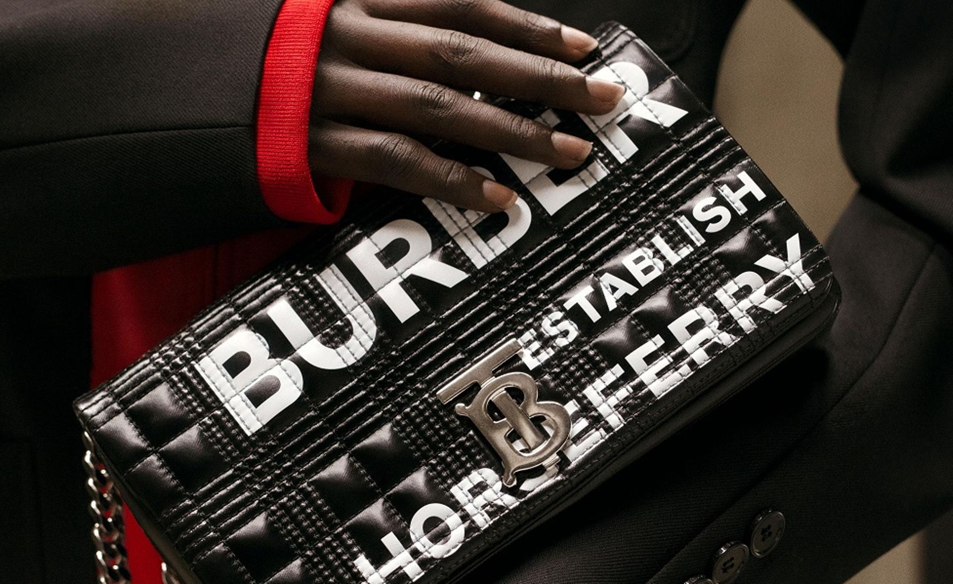 Burberry, Tencent join hands to roll out social media-friendly stores